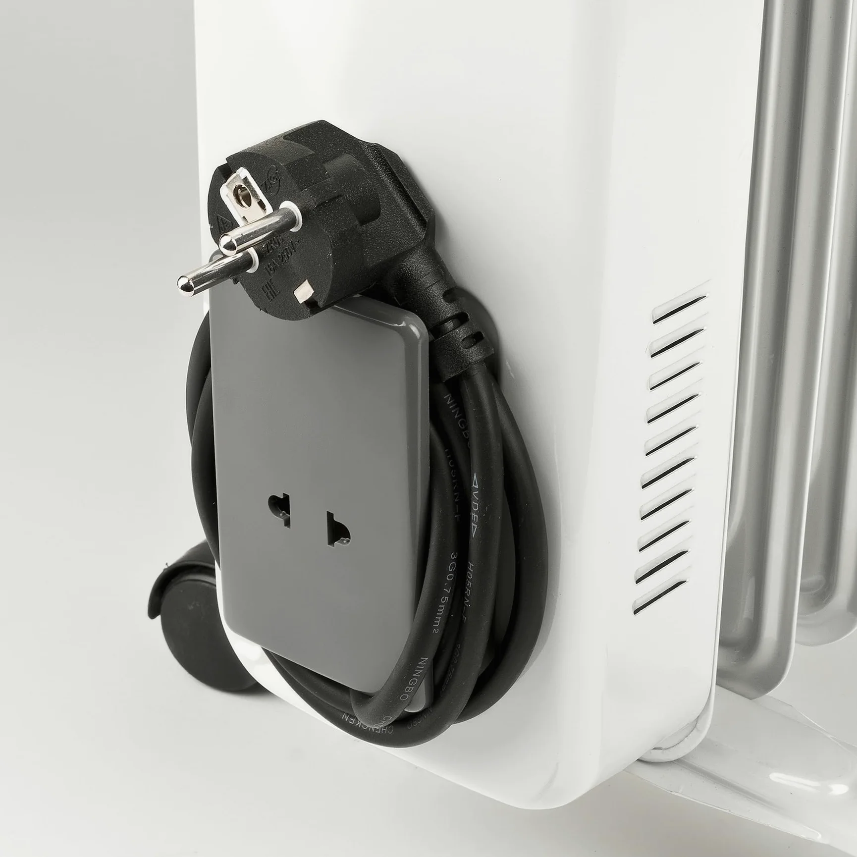 G3 Ferrari G60027 Radiatore ad Olio, 9 elementi riscaldanti, Eco, Bianco
