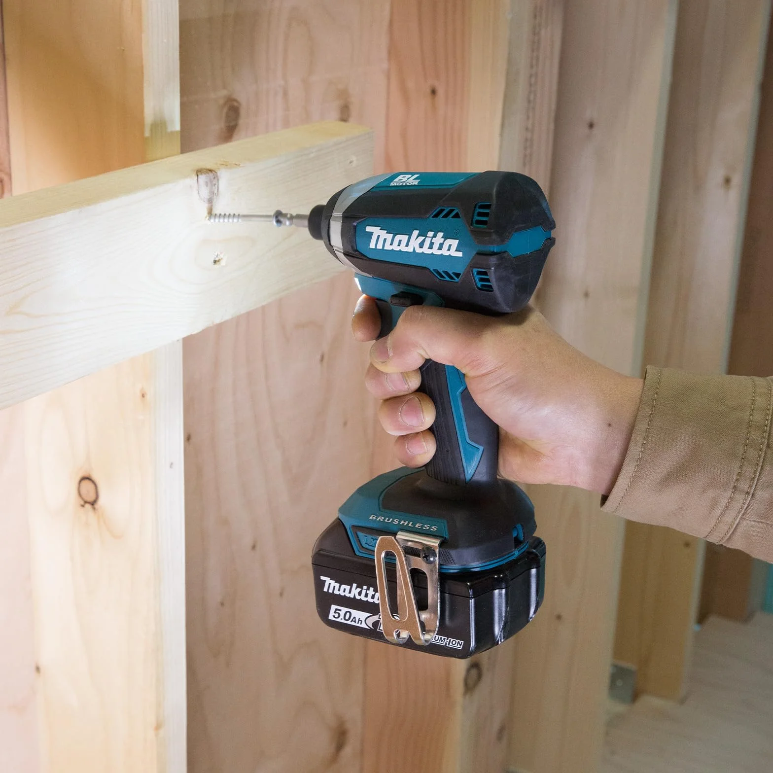 Makita DTD153Z Atornillador de impacto BL 18V
