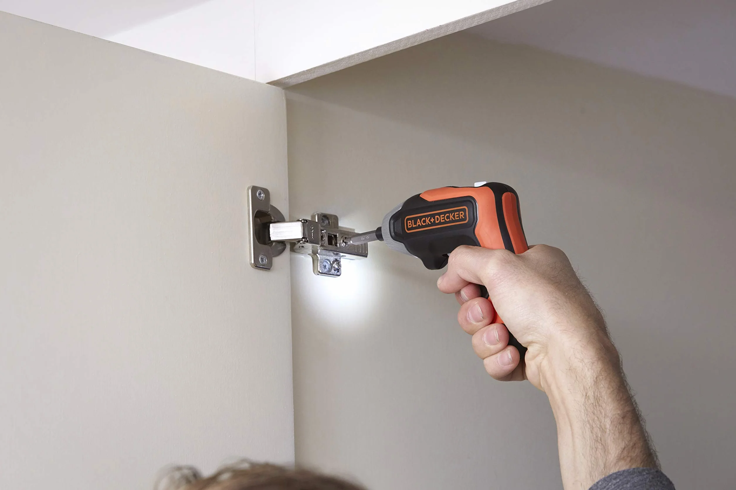 BLACK+DECKER Svitavvita a Batteria. BCF611CK-QW