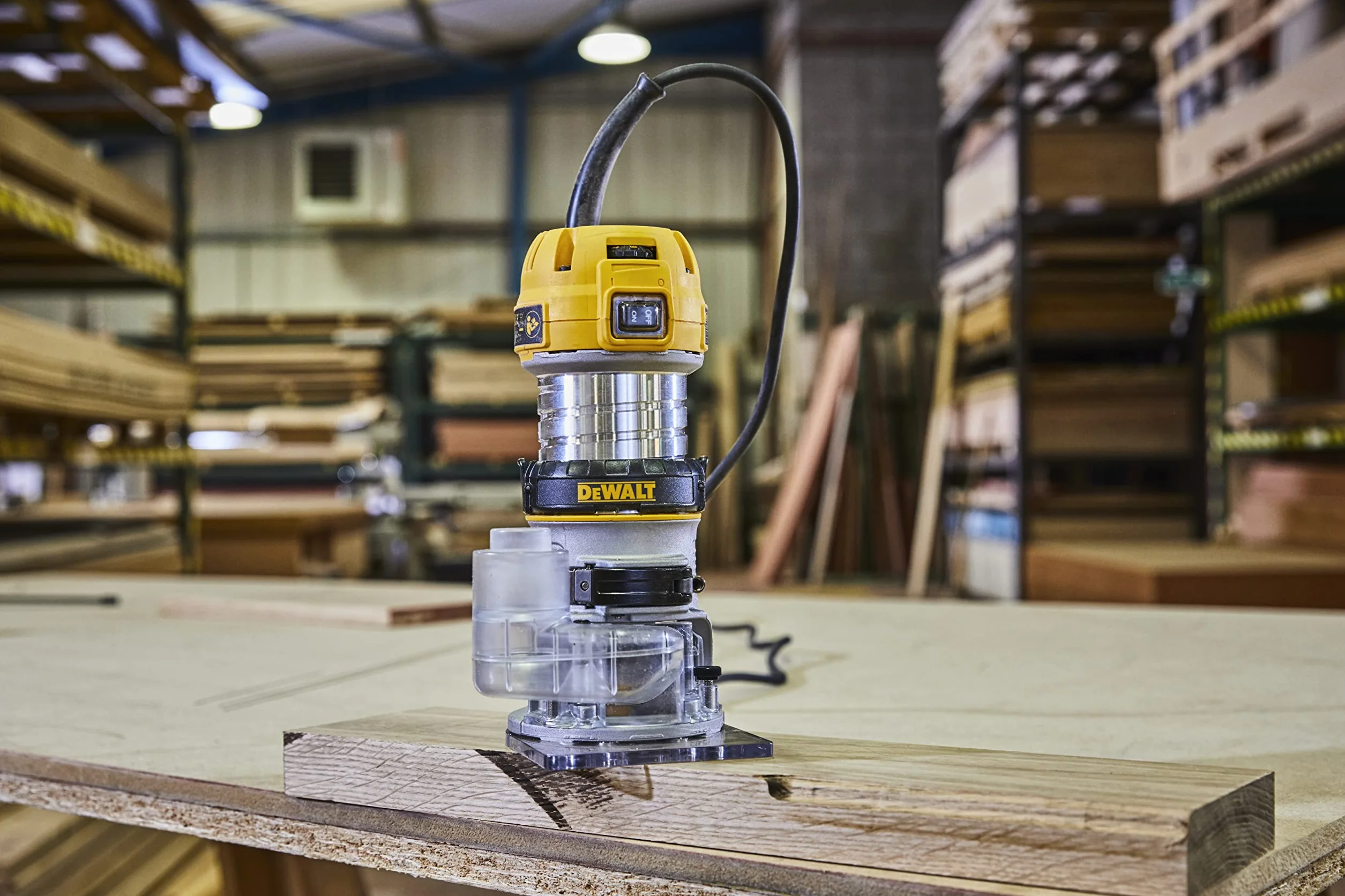 DEWALT Elettrofresatrice Compatta a Base Fissa, 8 mm, 900 W
