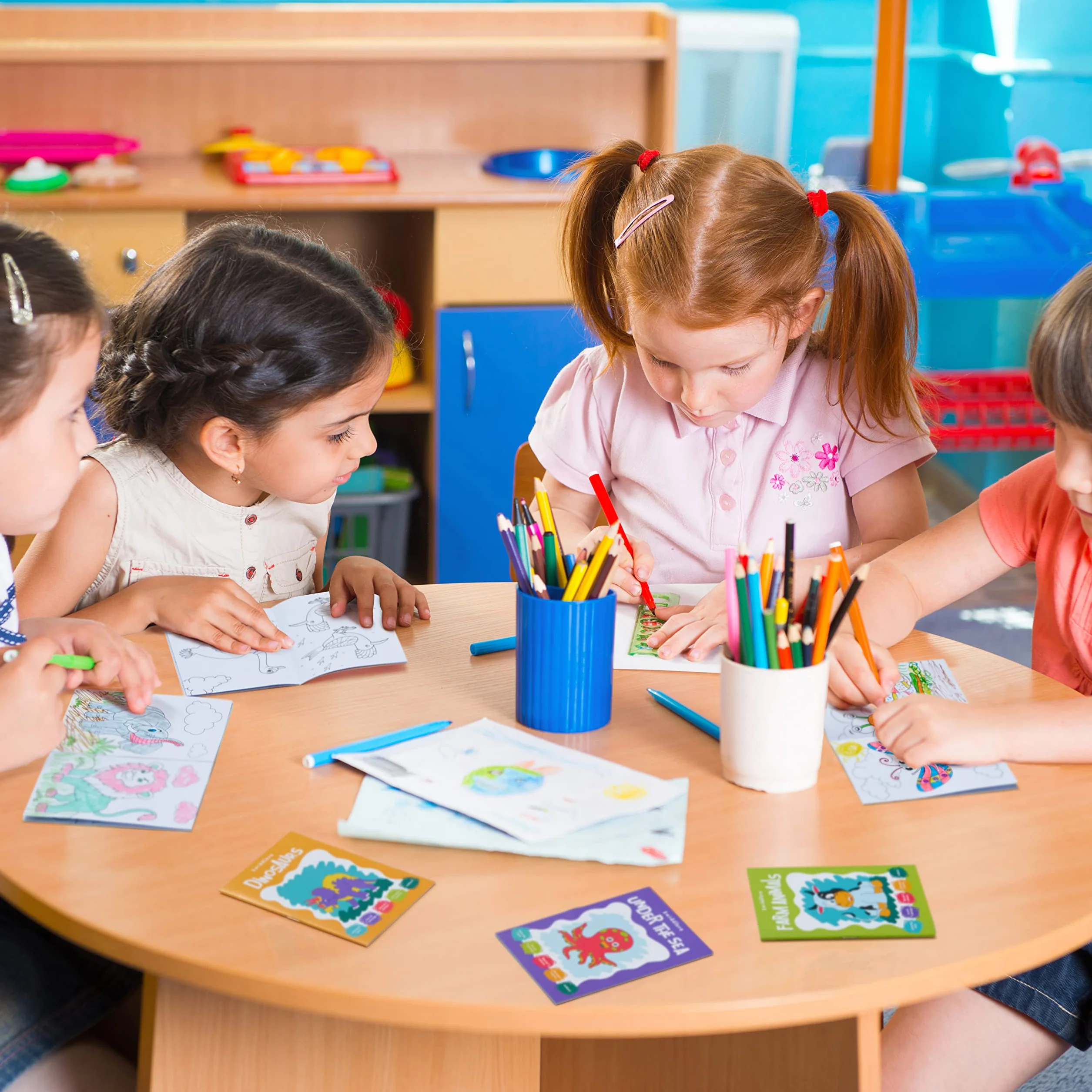 THE TWIDDLERS 24 Mini Libri da Colorare per Bambini A6, Disegni di Animali, Set Regalo Attività Artistiche