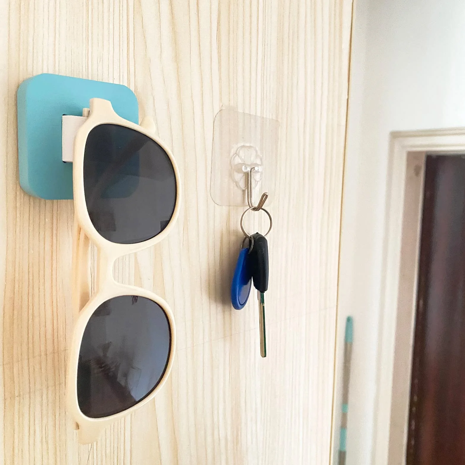 Porta Occhiali da Sole in Legno 2 Pezzi Blu Lago Corti Espositore da Appendere