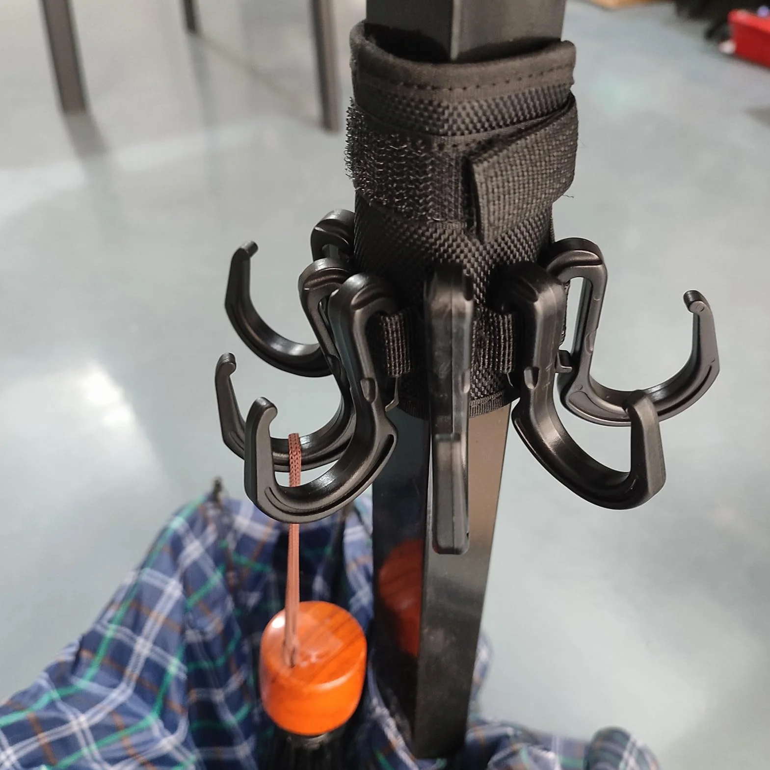Gancio per ombrellone da spiaggia, 6 denti, in plastica, per appendere asciugamani, cappelli, vestiti, fotocamera, occhiali da sole, borse, adatto per spiaggia, gite in campeggio