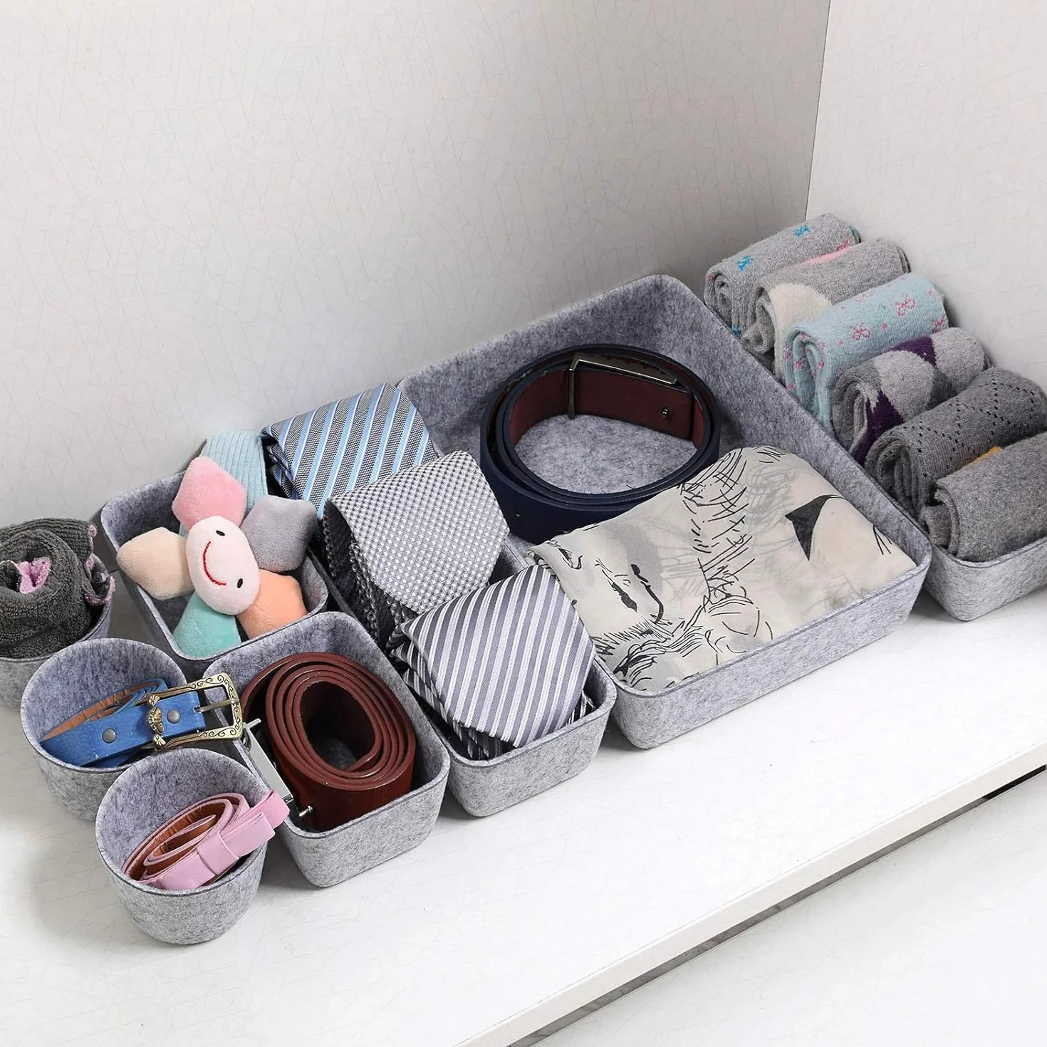 Wintem 8 Contenitori Portaoggetti in Feltro Grigio - Set Organizer Diverse Forme e Misure Ideali per Scrivania, Armadi e Cassetti - Ottimo per Ordinare non Solo l'Abbigliamento ma Anche Utensili
