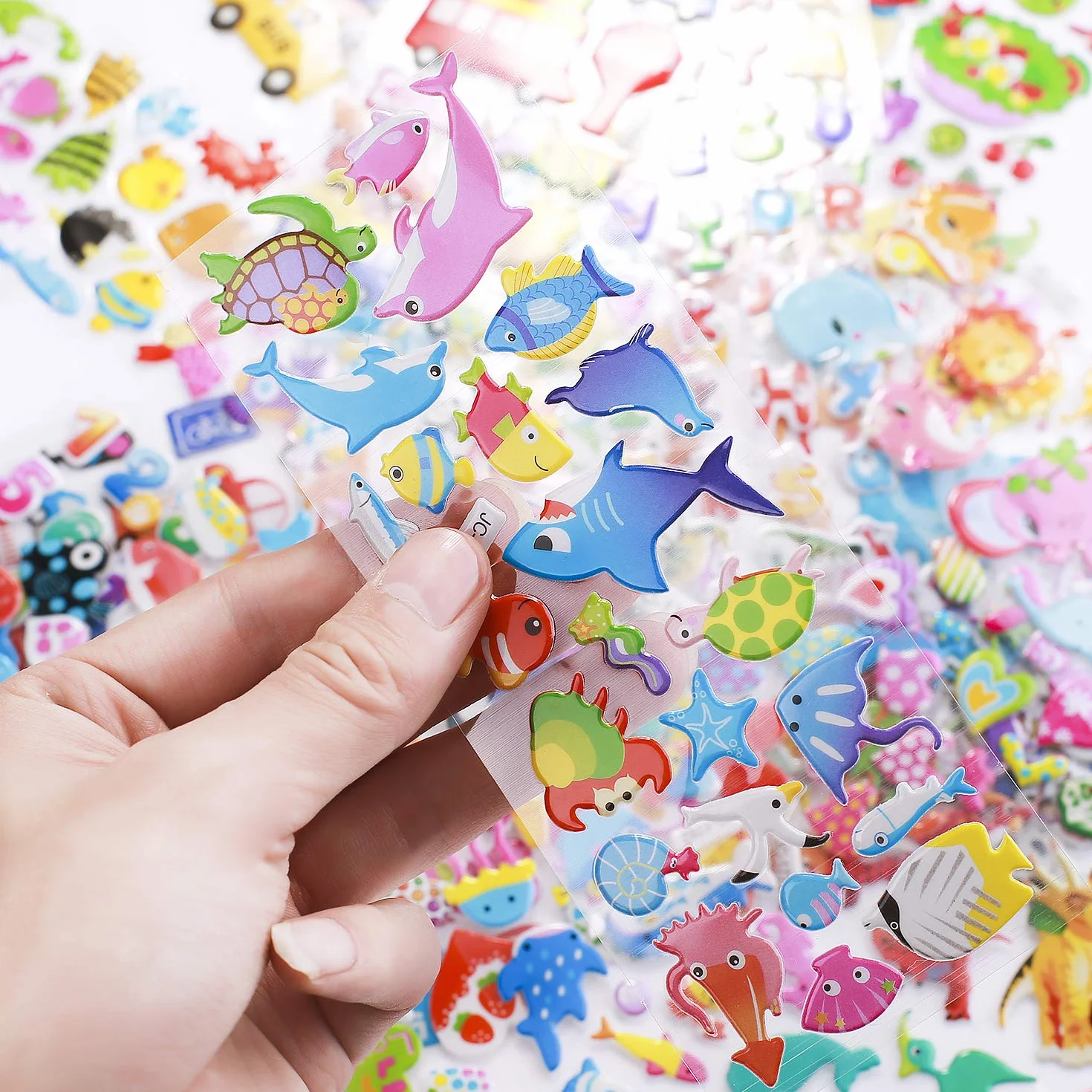 Adesivi per Bambini, 600+ Adesivi 3D Stickers per Puffy Adesivi per Regali Gratificanti Scrapbooking Inclusi Camion, Dinosauri, Frutta, Numeri, Lettere,Pesci, Cuori, ECC (24 Fogli)