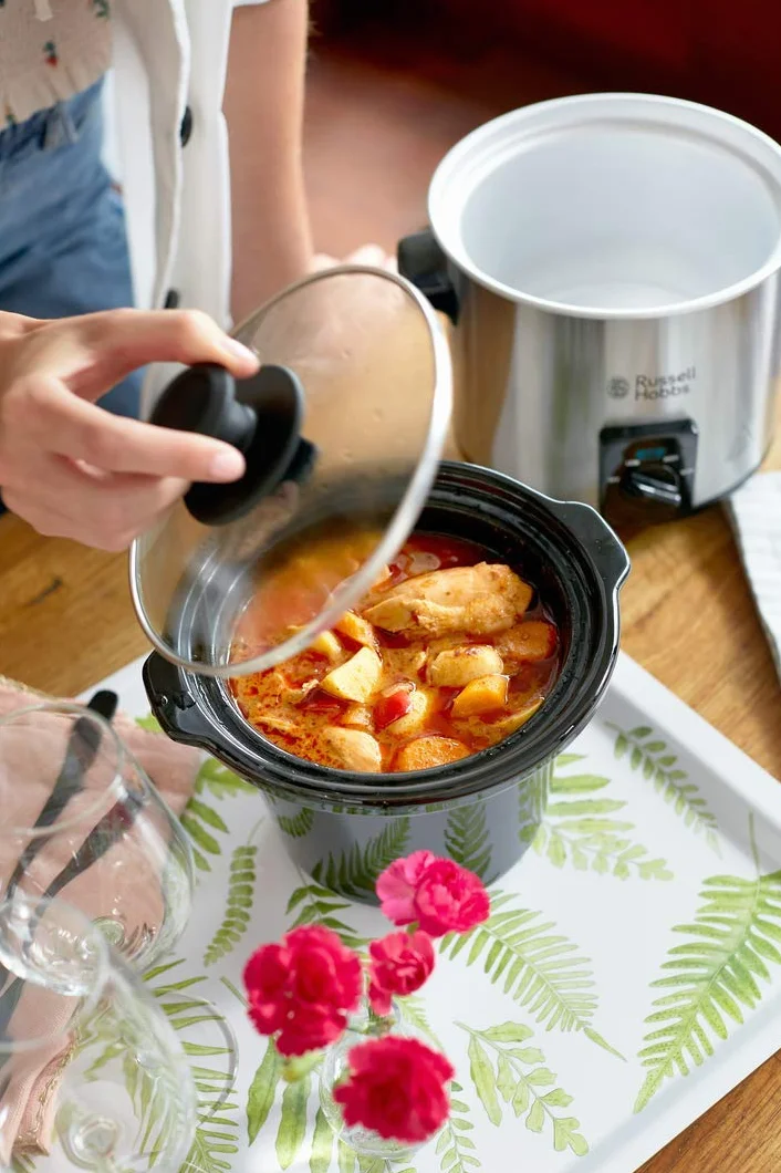 Russell Hobbs Pentola a cottura lenta compatta, 2L, Pentola rimovibile in ceramica, 3 temperature, 145 W, Acciaio Inox, Compact Home Slow Cooker 25570-56
