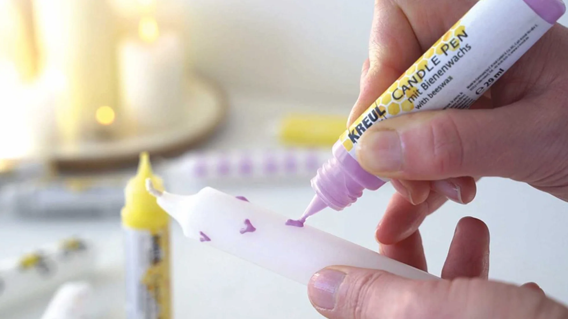 KREUL 49733 - Penna per Candele, Oro Glitterato, 29 ml, Penna per Candele con Punta fine, Vernice con Cera d'api per Decorare e dipingere Le Candele