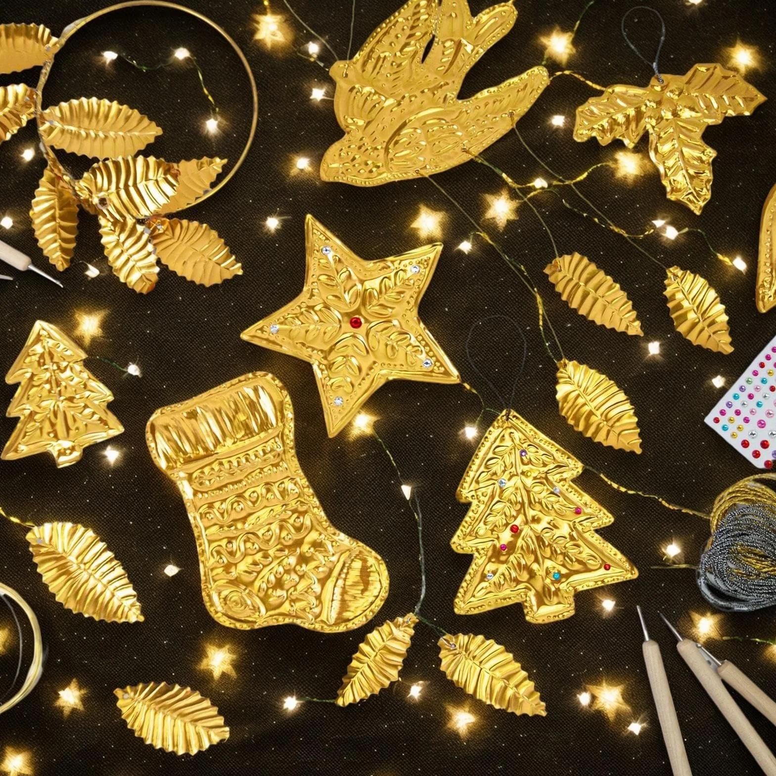 Fogli Metallizzati per Artigianato, Kit Artistico Per Sbalzo Su Metallo, Accessorio Per Creazioni Con Effetto Lucido Argento Con Incisioni E Per Progetti Creativi Di Adulti E Bambini