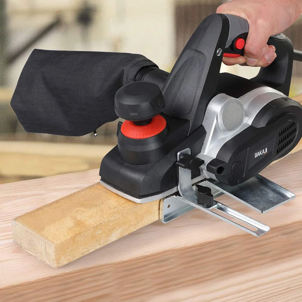 Bakaji Pialla Elettrica Piallatrice Potenza 750W Levigatrice Pialletto Legno Velocità 16500 rpm Larghezza Taglio 82mm Profondità Regolabile 0-3 mm con Aspiratore integrato Sacco + Guida Parallela