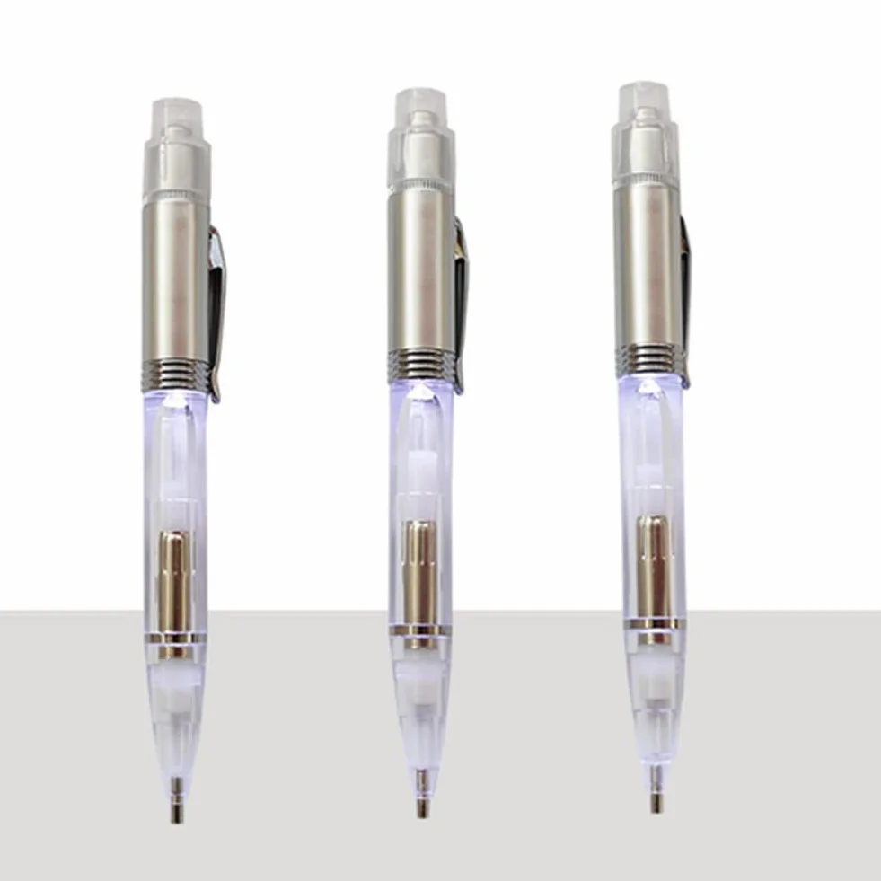 2 Pezzi Penna Diamond Painting Penna per Diamond Painting Fai da Te Penna per Pittura a Diamante Penna Punta con Luce Strumenti per Pittura Diamante per Bricolage Artigianale