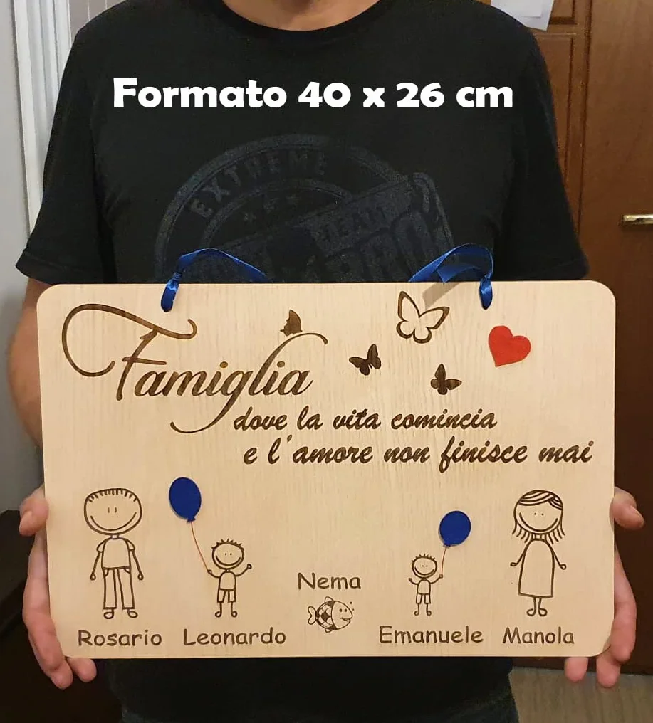 Targhetta in legno personalizzata Famiglia - regalo legno personalizzato con base, fori o biadesivo