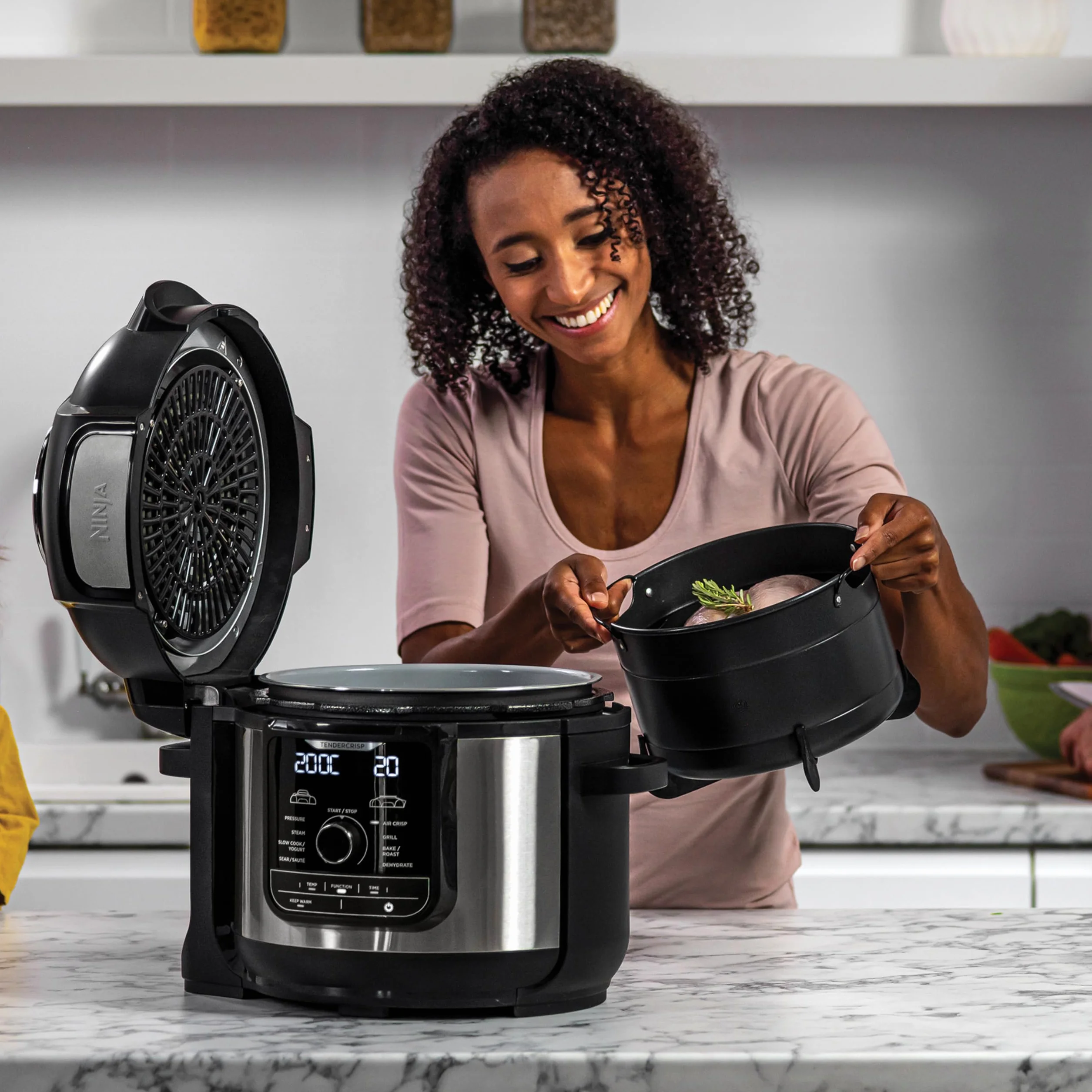 Ninja Foodi MAX Multicooker, 9 in 1, 7.5L, 9 Funzioni di Cottura, Pentola a Pressione, Friggitrice ad Aria, Cottura Lenta, Griglia e Altro, Acciaio Satinato/Nero, OP500EU