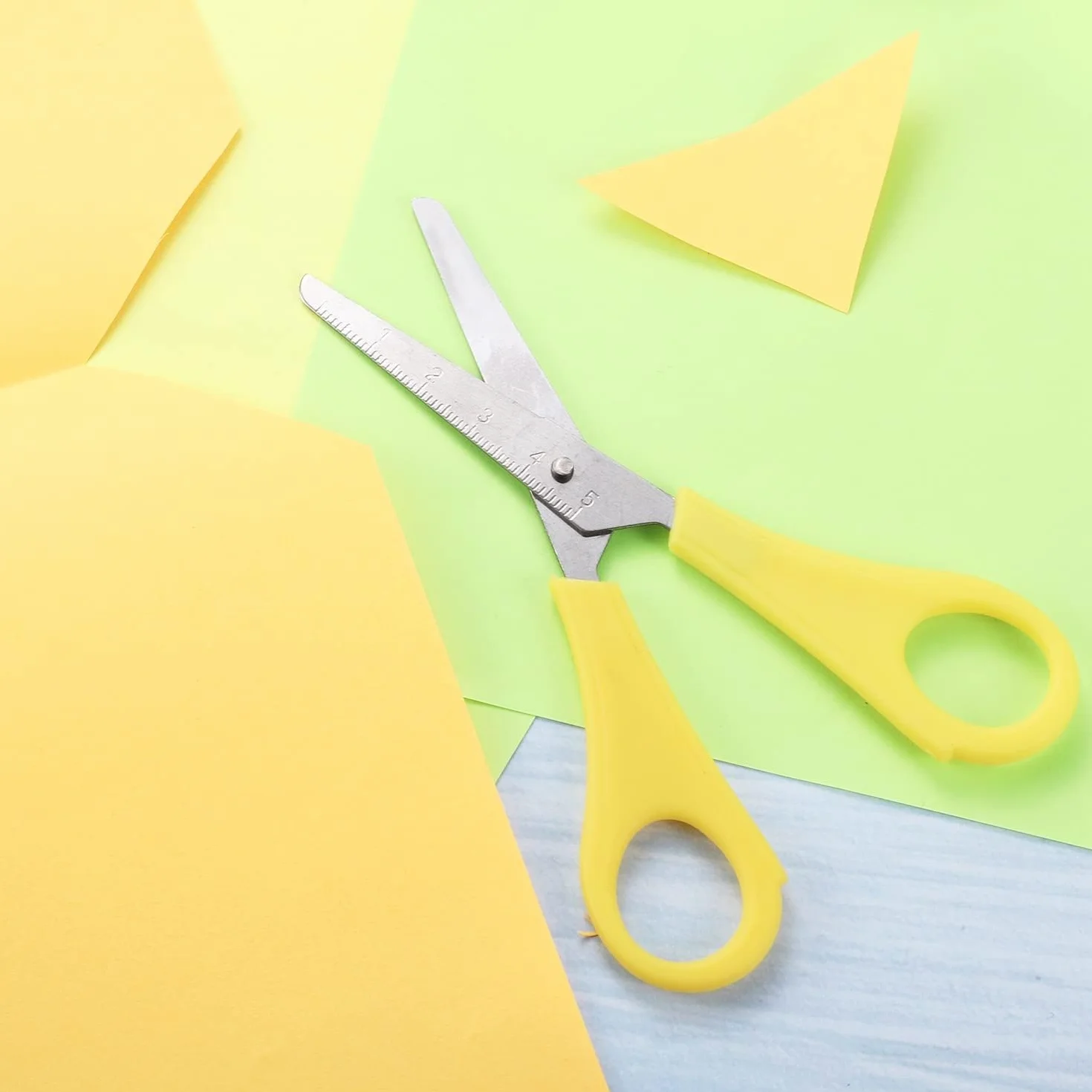 Forbici Sicurezza Bambini 10 Pezzi 5 Pollici, Punta Arrotondata, Impugnatura Morbida, Colorate per Scuola e Scrapbooking