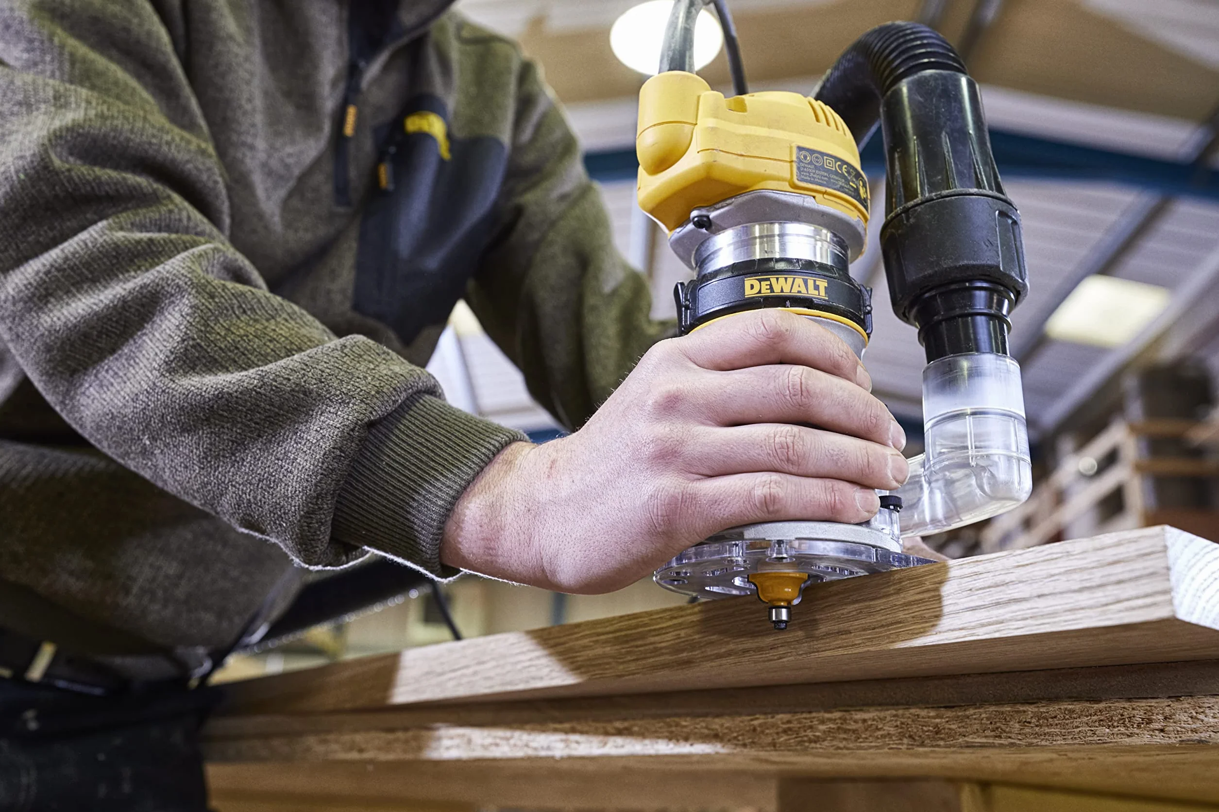 DEWALT Elettrofresatrice Compatta a Base Fissa, 8 mm, 900 W