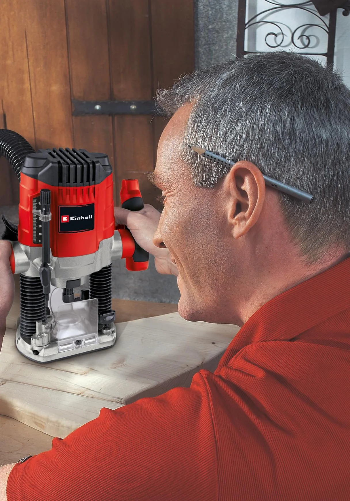 Einhell fresatrice verticale TC-RO 1155 Kit (1100 Watt, Ø 6 e 8 mm, regolazione della velocità, guida parallela, adattatore di aspirazione, incl. accessori e varie frese)