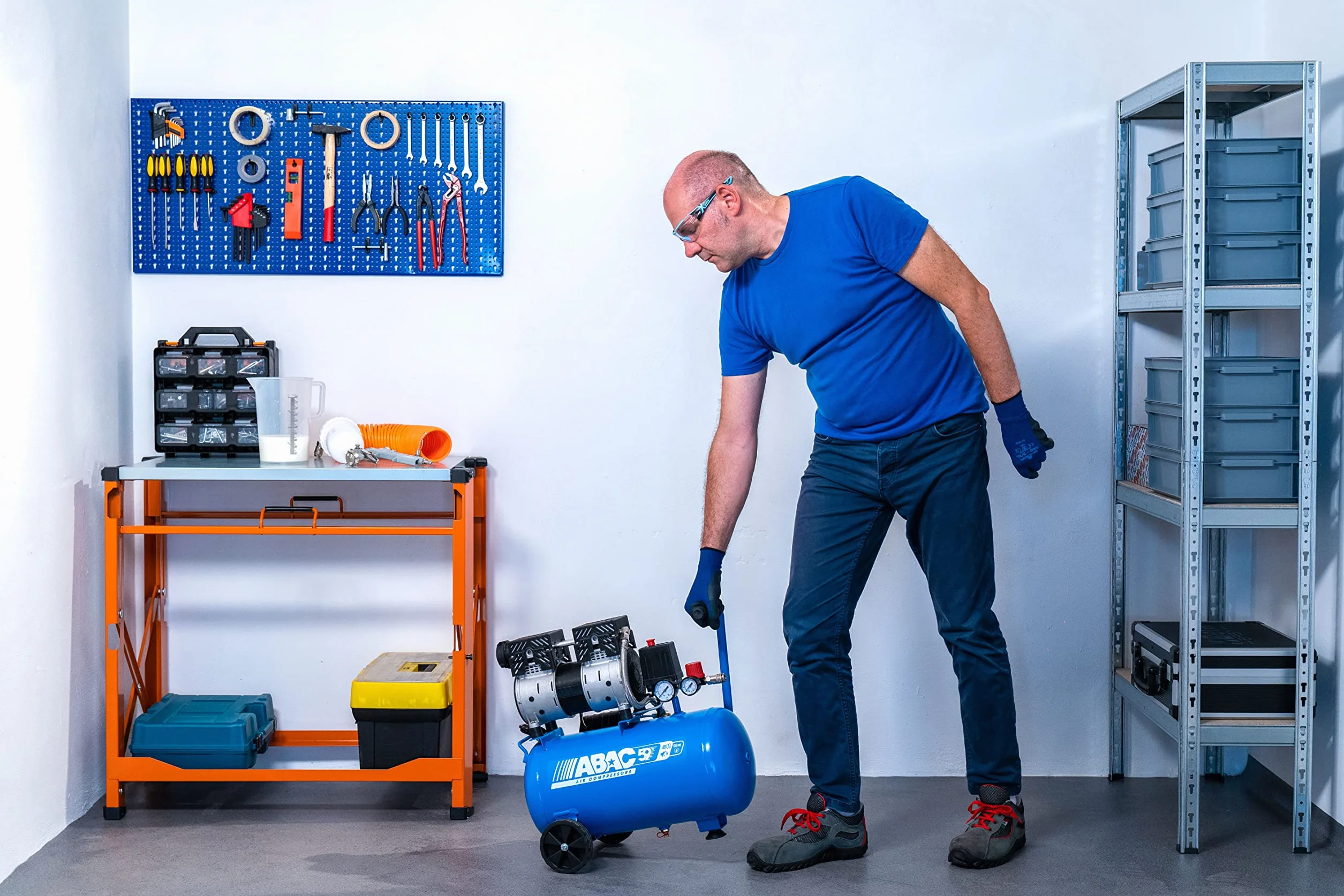 ABAC Compressore d'Aria Silenzioso EASE-AIR 24, Compressore Aria Oil-Free, Pressione Massima 8 Bar, Potenza 1 Hp, Serbatoio 24 Litri, Rumorosità 59 dB