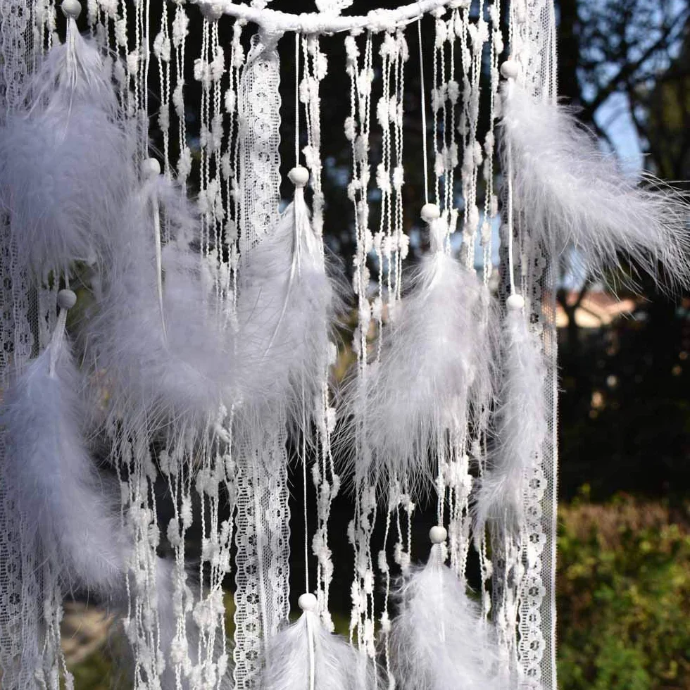 Acchiappasogni grande in macramè con piume bianche, cerchio 30 cm, lunghezza 80 cm, bianco
