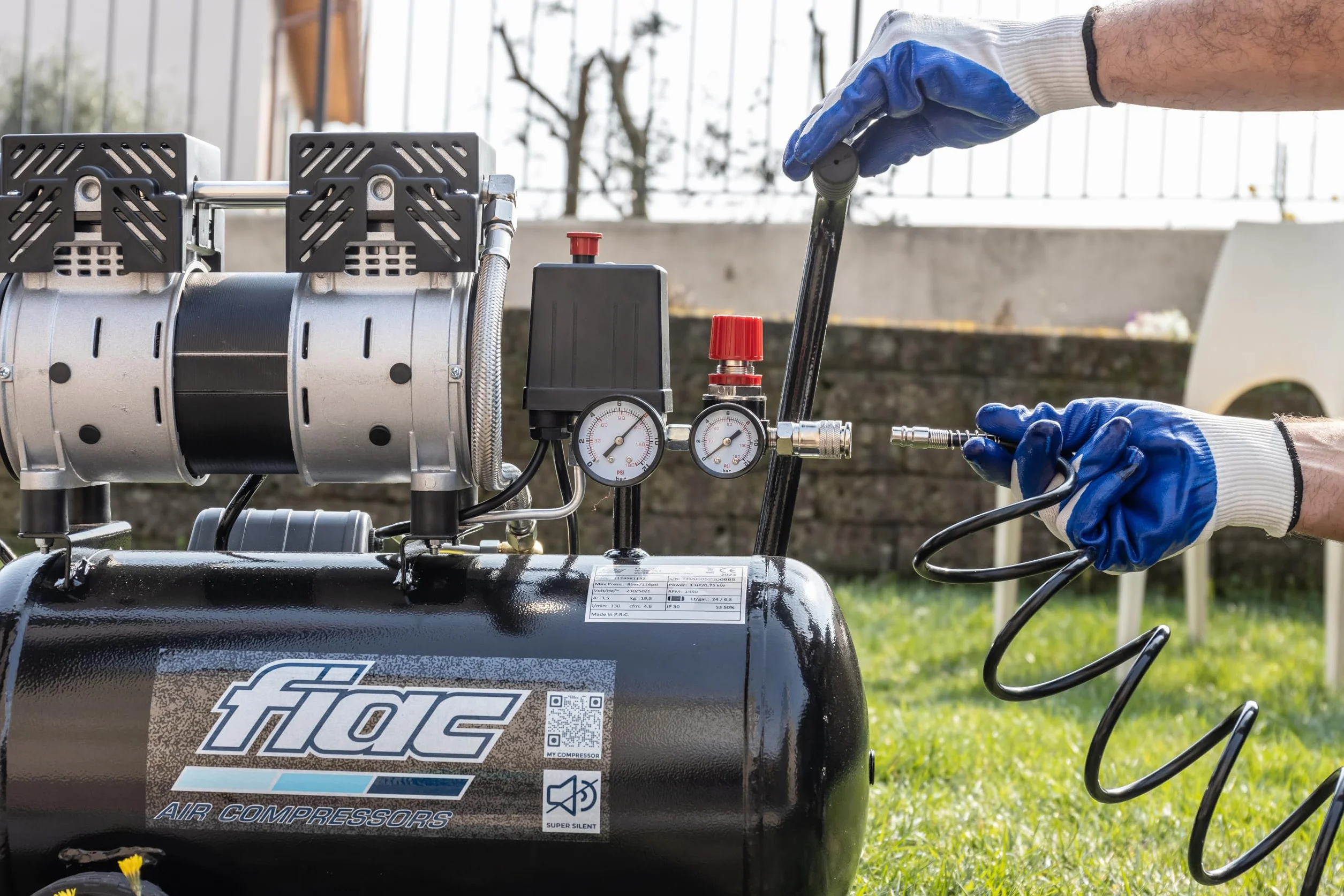 FIAC Compressore d'Aria Mobile Silenzioso SUPERSILENT 24, Compressore Aria Senza Olio, Pressione Massima 8 Bar, Potenza 1 CV, Serbatoio 24 Litri, Rumorosità 58 dB LpA