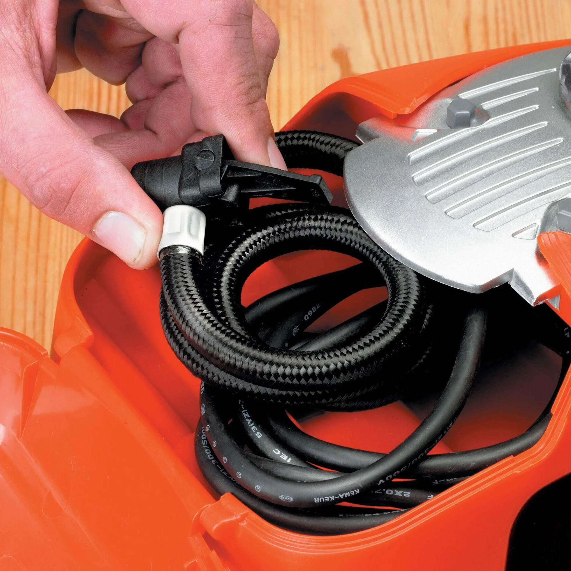 BLACK+DECKER, Compressore portatile 11 BAR. ASI300-QS