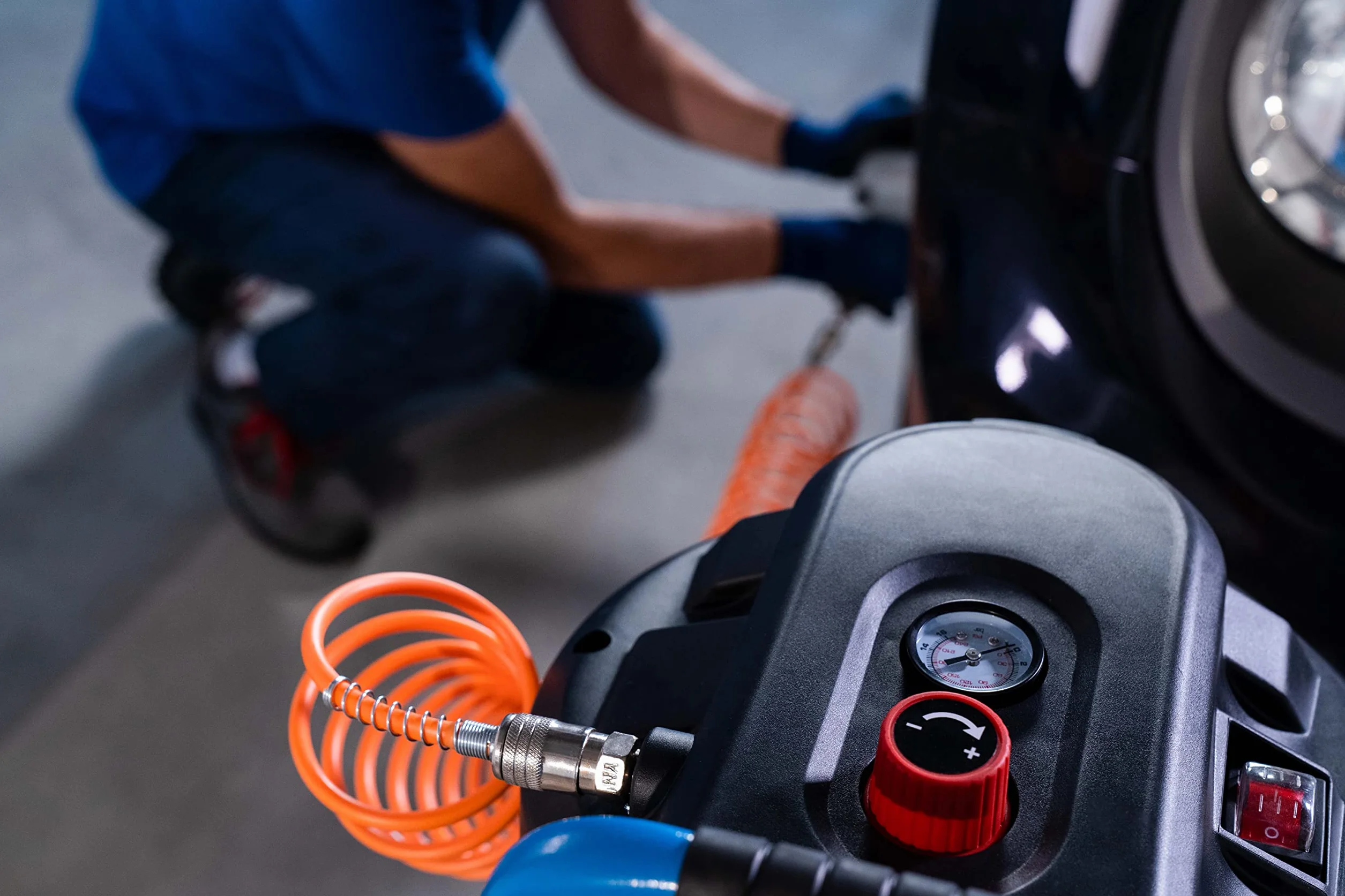 ABAC Compressore d'Aria Verticale EASE-AIR 50V, Compressore Aria Oil-Free, Pressione Massima 10 Bar, Potenza 2 Hp, Serbatoio 50 Litri, Rumorosità 97 dB (A)