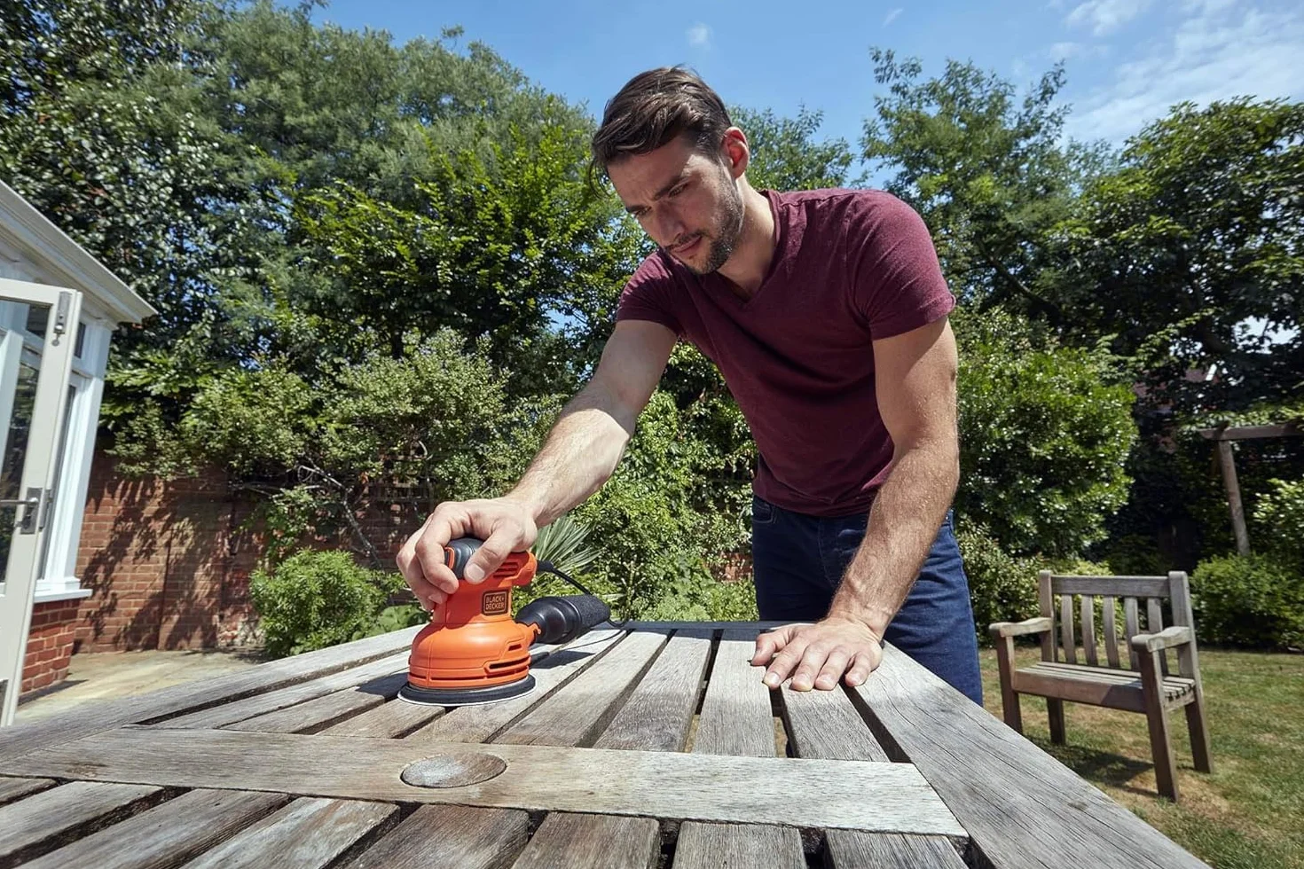 BLACK+DECKER Levigatrice roto orbitale 230W BEW210-QS con sacchetto raccoglipolvere