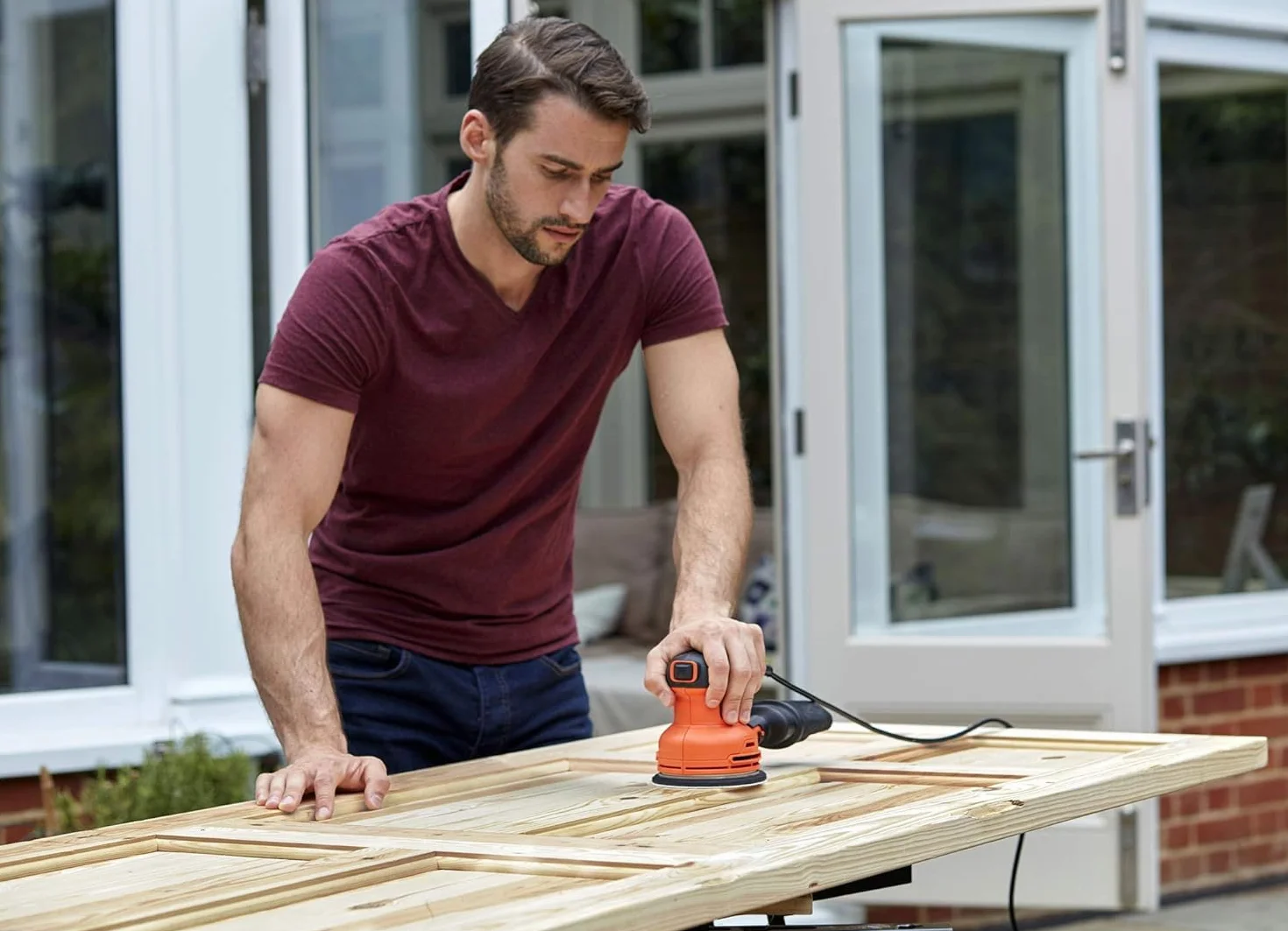 BLACK+DECKER Levigatrice roto orbitale 230W BEW210-QS con sacchetto raccoglipolvere
