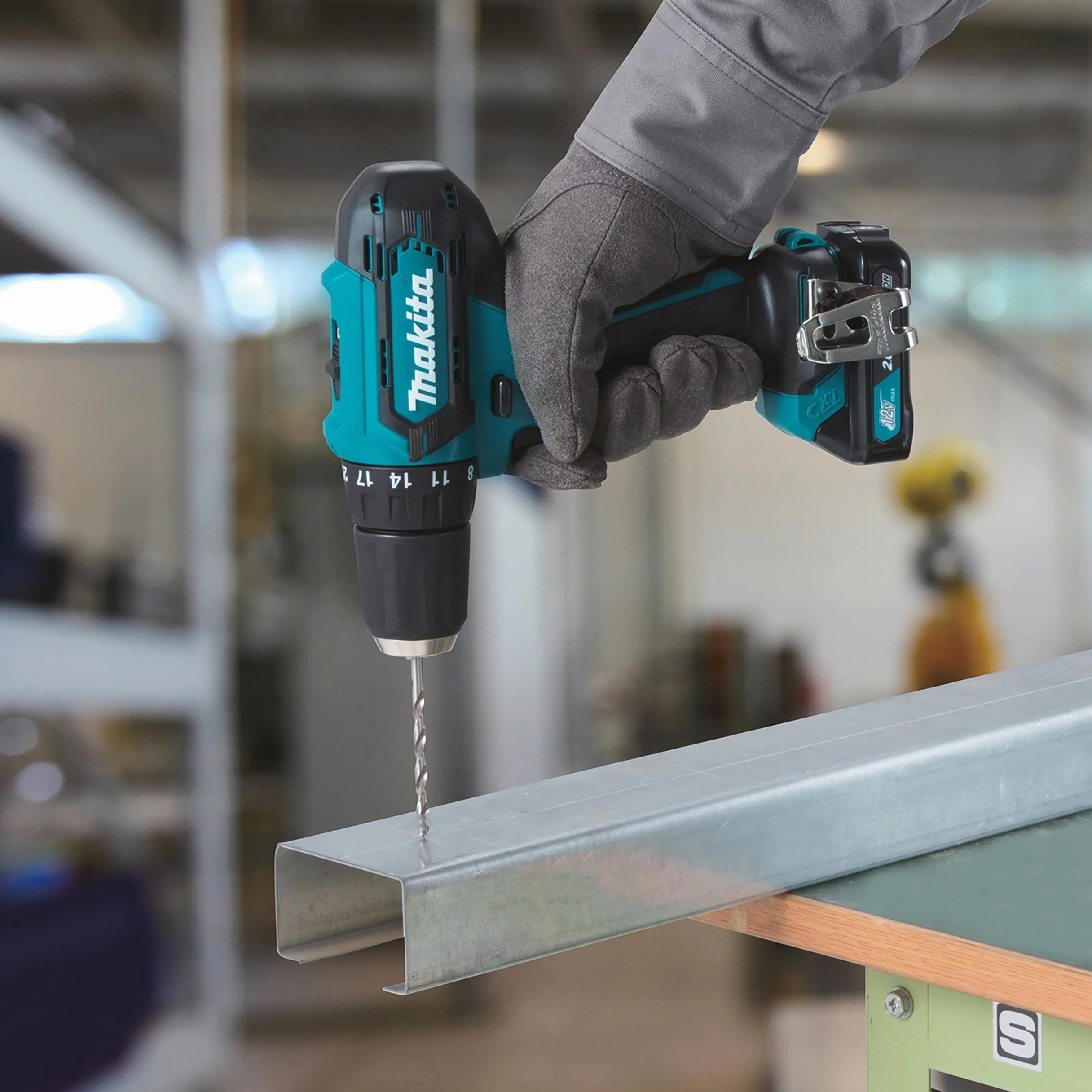 Makita HP333DSAX, trapano a percussione a batteria 12V max./2,0 Ah, 2 batterie + caricabatterie in valigetta