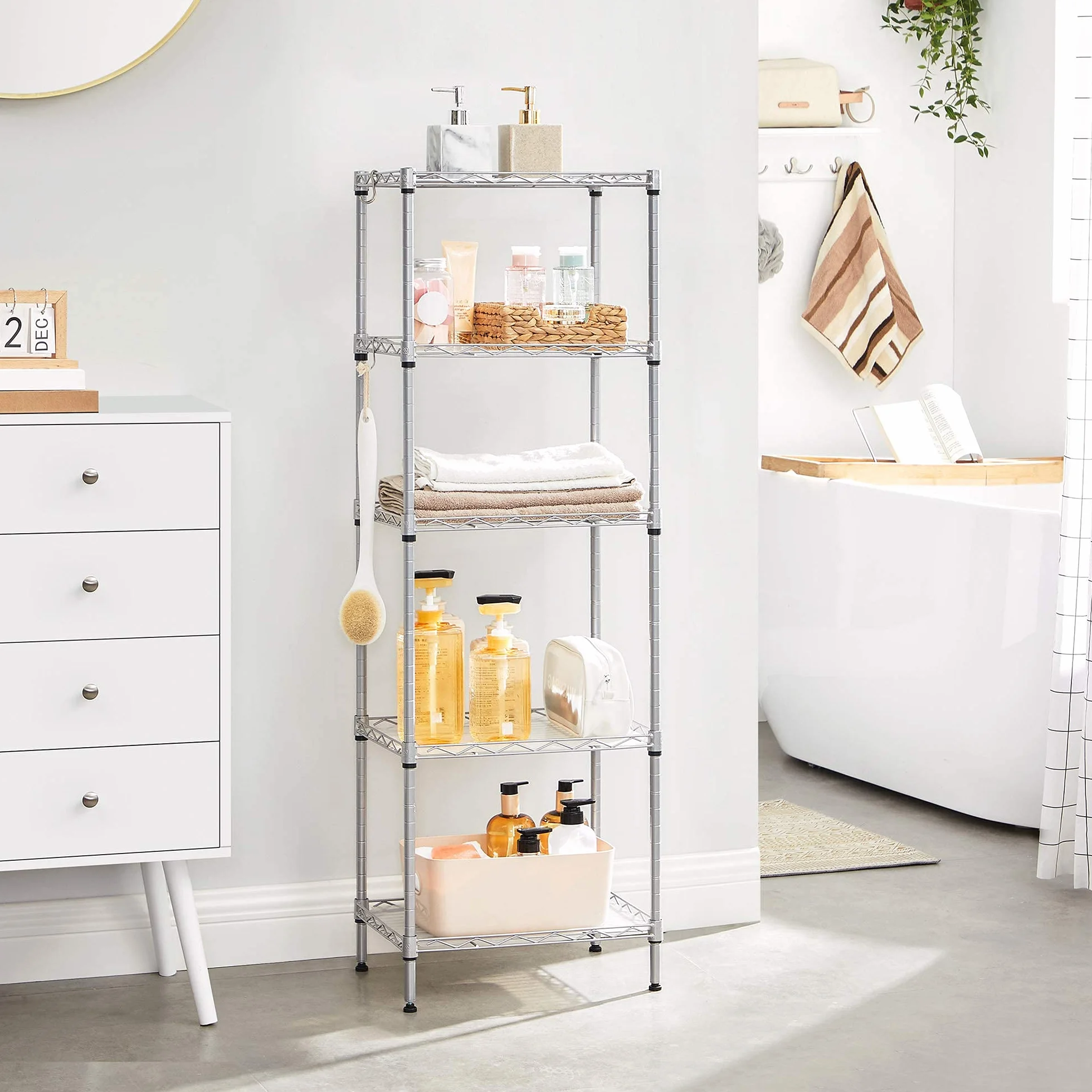 SONGMICS Mensola da cucina, scaffale a 5 livelli, sottile, 8 ganci, mobile da bagno, tavola in plastica, regolabile in altezza, in metallo, per cucina, argento LGR115E01