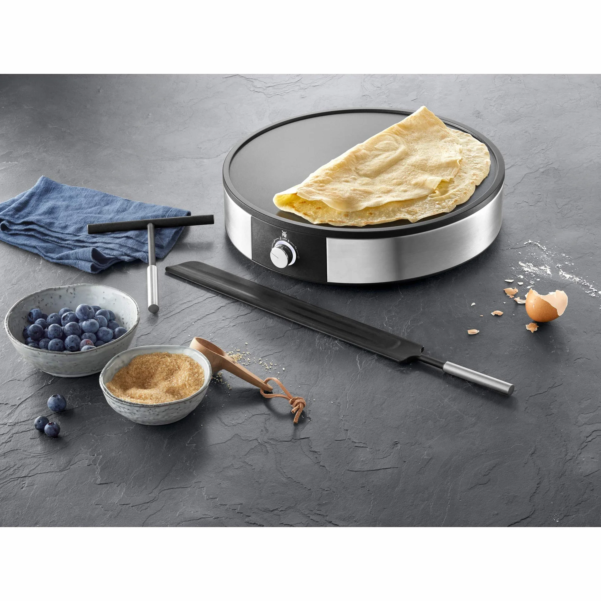 WMF Lono Crepes Maker Creperie con paletta e distributore di impasto, 1600 W, Ø 33 cm, crepes maker, frittelle antiaderente