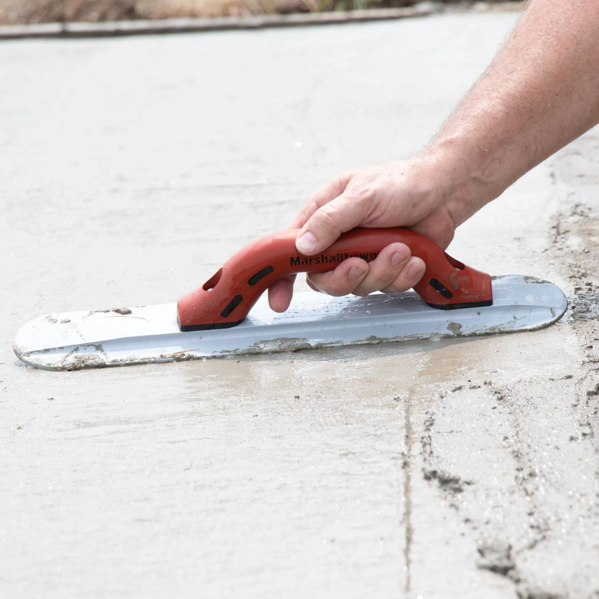 Marshalltown Handglätter mit Durasoft Griff, aus Magnesium, für Boden und Beton, Grösse des Glätters: 305x79 mm