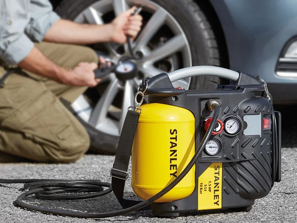 Stanley Compressor DN200/10/5 - Compressore Aria per Auto 10 bar - 5 l - 180 l/min - Compressore portatile con Maniglia e Tracolla - Giallo