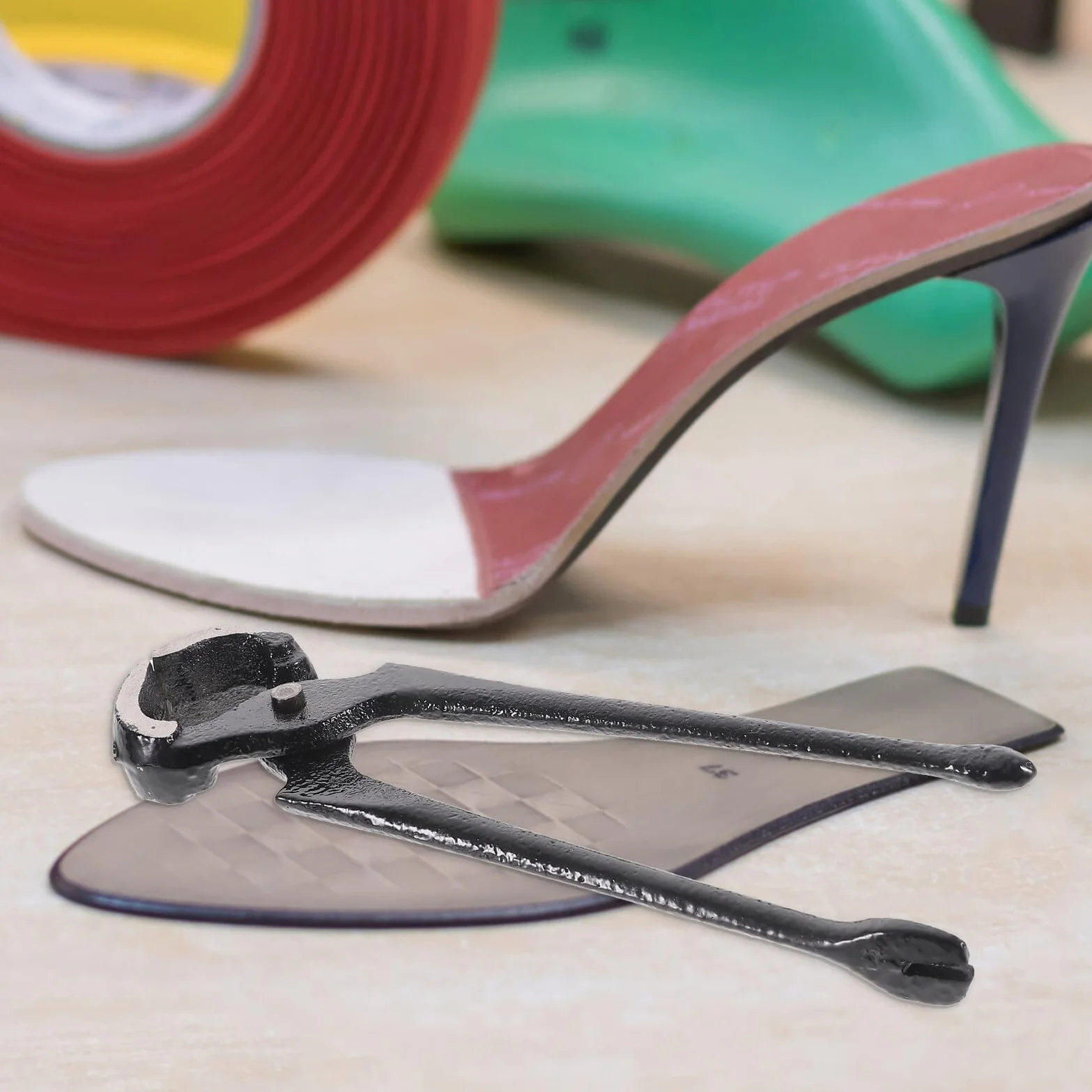 Pinza per Rimozione Chiodi in Ferro, Design a Sfera e Forca, Nera, per Riparazione Scarpe e Tacchi Alti, Uso Versatile, 15 CM