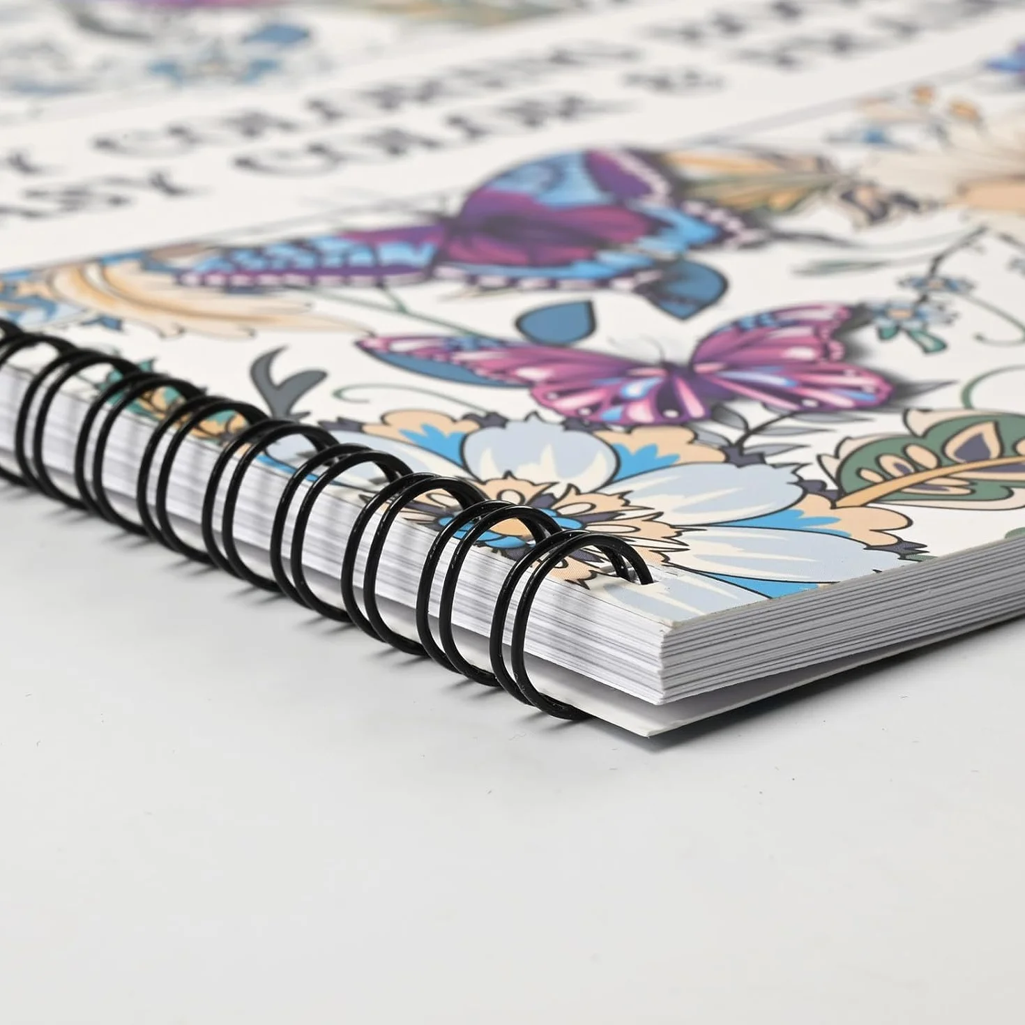 Zylota Set di libri da colorare per adulti con 36 pennarelli colorati, libri da colorare rilegati a spirale con mandala fiori animali per donne adulte rilassamento e sollievo dall'ansia