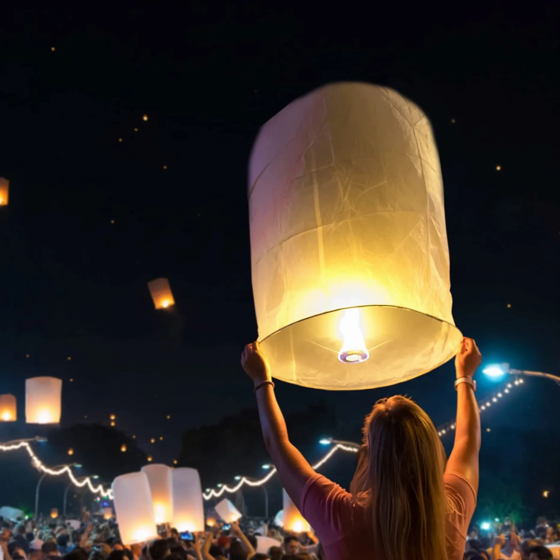VAIIEYO Lanterne Cinesi del Cielo, Lanterne di Carta Volanti, Lanterne del Cielo che Desiderano, Luci Luminose Volanti in Stile Tradizionale, Usate per Compleanni, Matrimoni, Feste（20 pcs ）