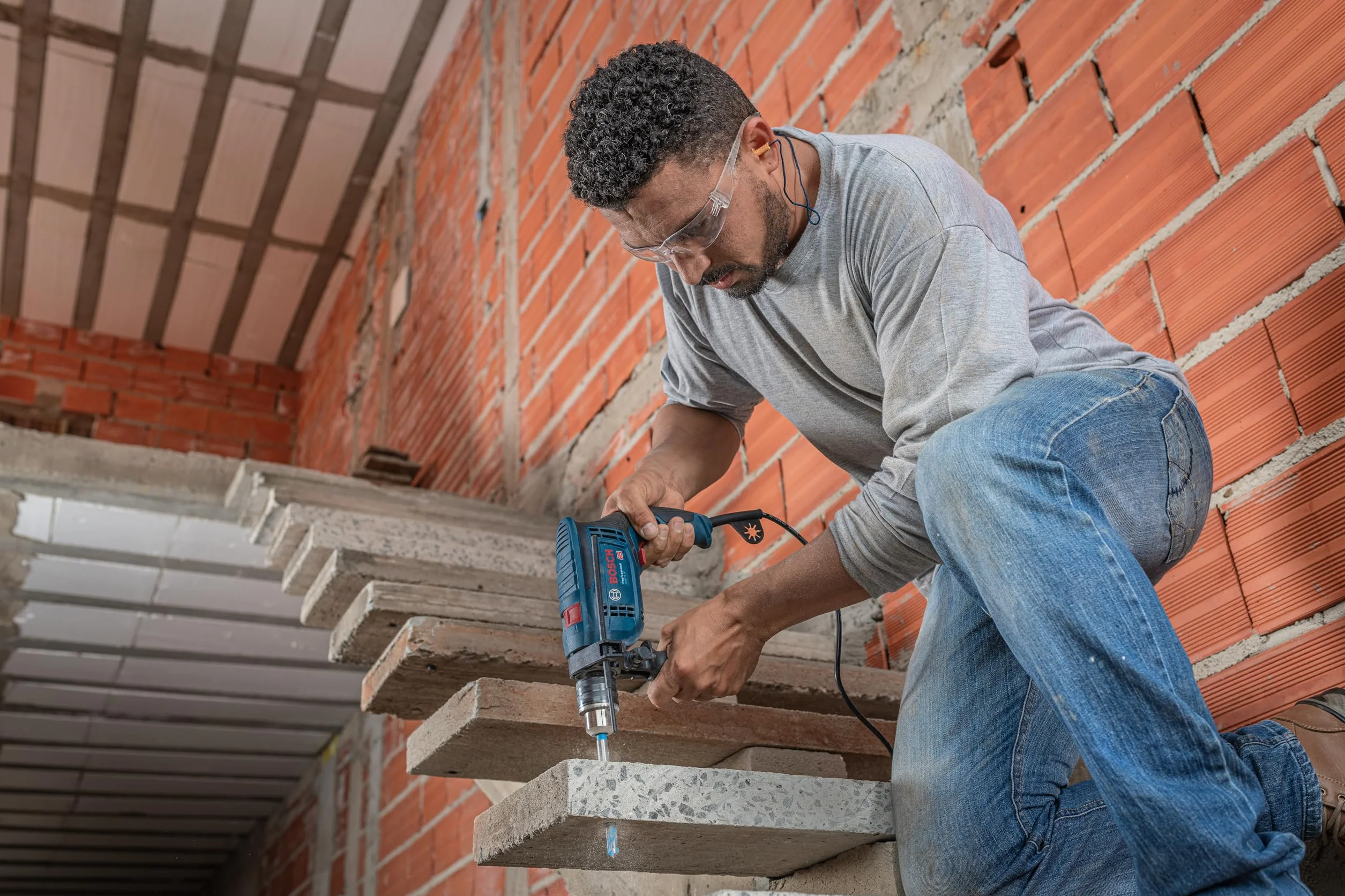 Bosch Professional Trapano con percussione GSB 13 RE (Motore da 600 Watt, incl. asta di profondità 210 mm, mandrino autoserrante 13 mm)