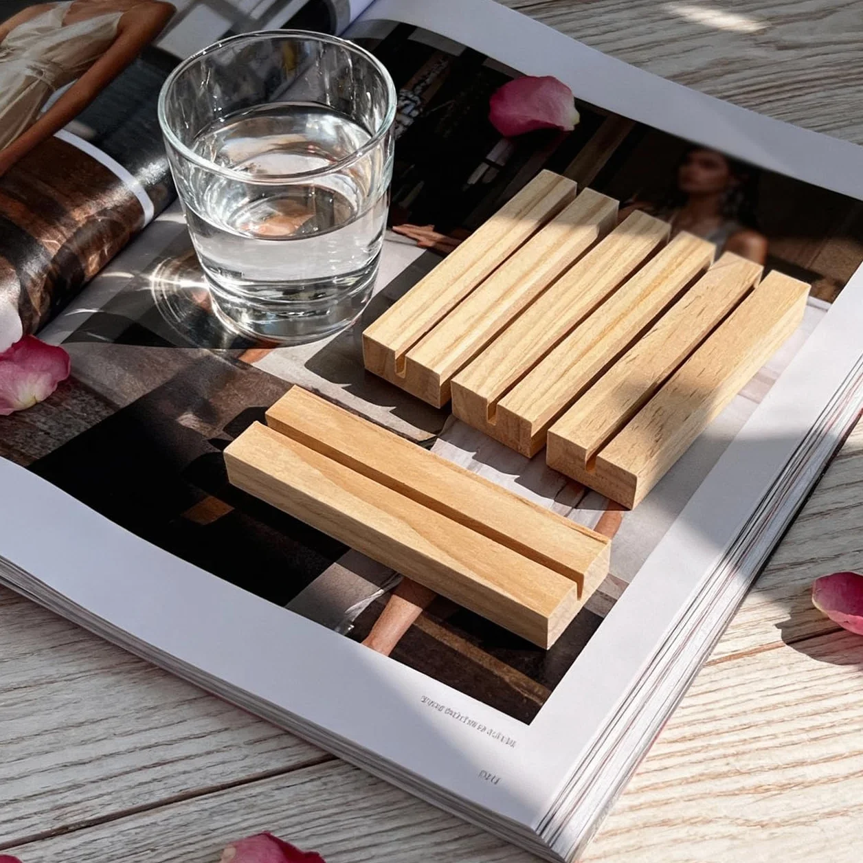 confezione da 10 segnaposto in legno di pino naturale, supporti espositivi multiuso in legno per numeri da tavolo, foto, cartelli in acrilico, decorazioni per compleanno e casa, 10,49×3×1,5 cm