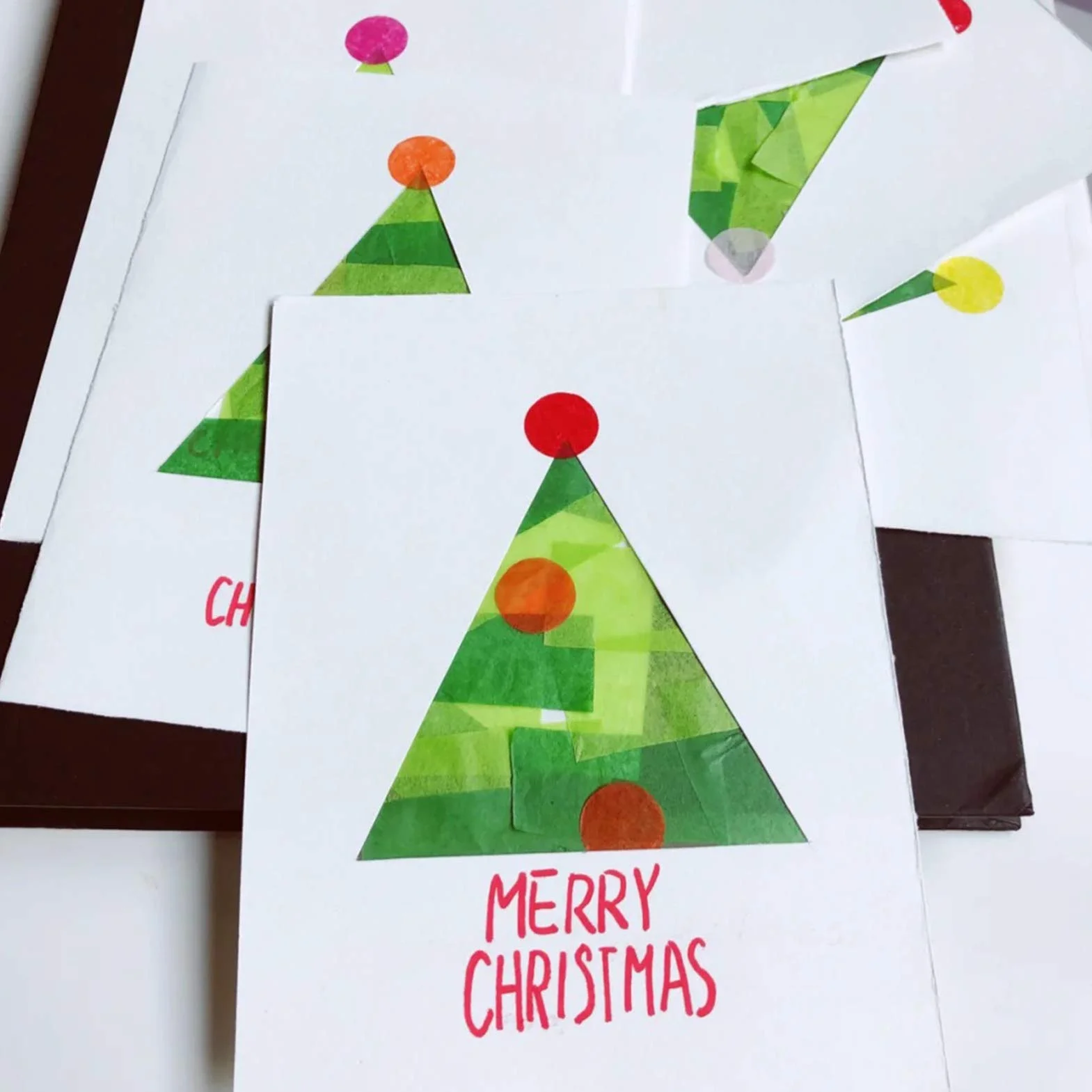 Kesote 100 Fogli di Carta Velina Colorata di 20 Colori Carta di Velina da Imballaggio Carta Riutilizzabile per Confezioni Regalo Riempitivi per Scatole, 35 X 50CM