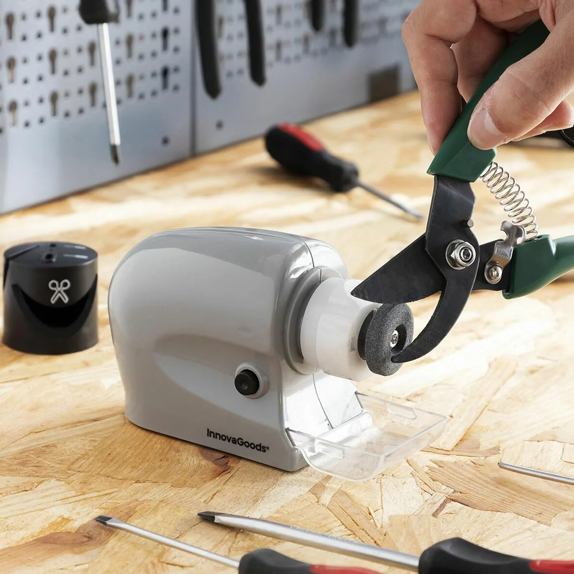 InnovaGoods® Affilatore elettrico multiuso 6 in 1 ESharp, affila le tue lame e strumenti in modo rapido e semplice, con 6 testine intercambiabili, ideale per la casa e il laboratorio.