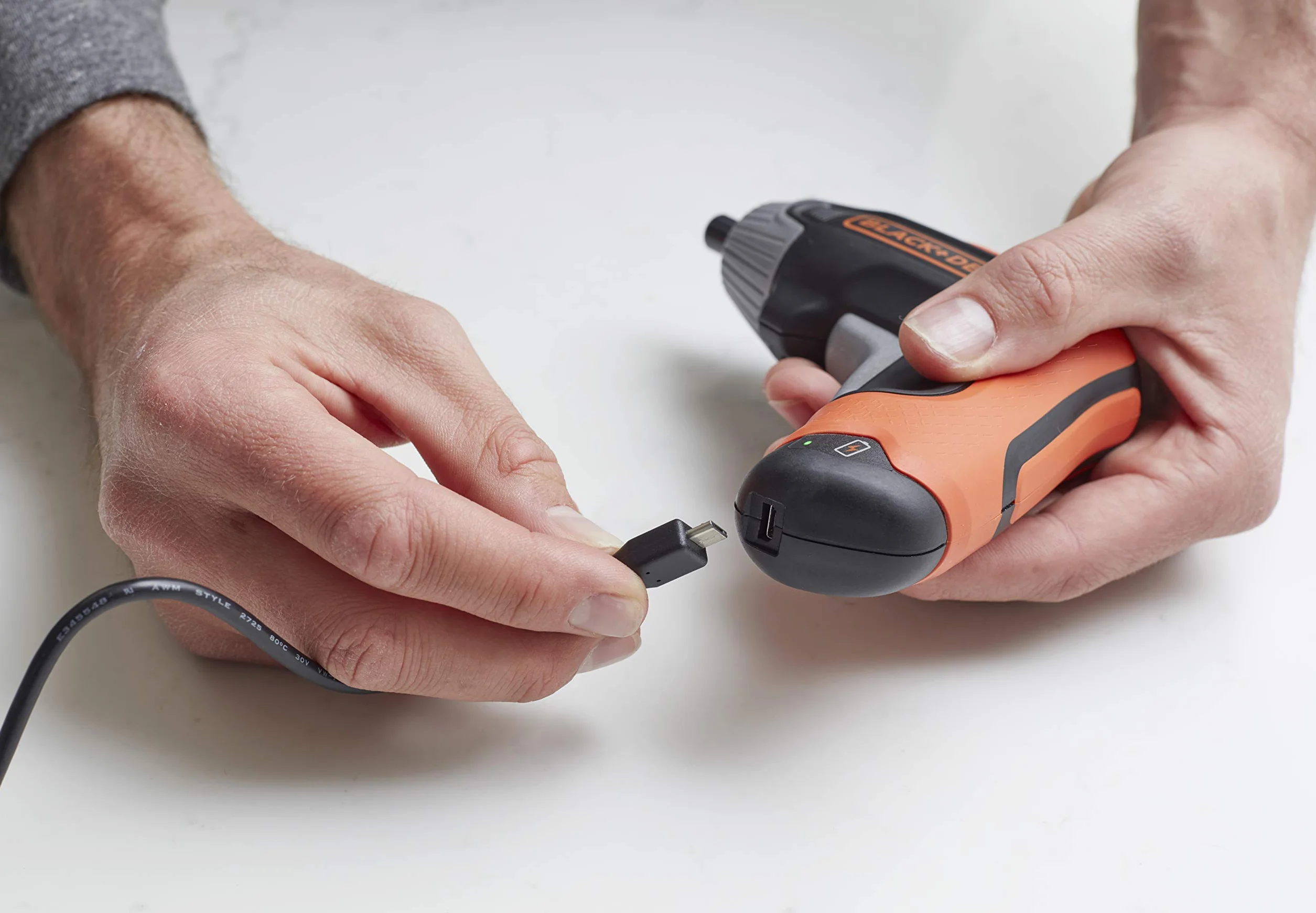 BLACK+DECKER Svitavvita a Batteria. BCF611CK-QW