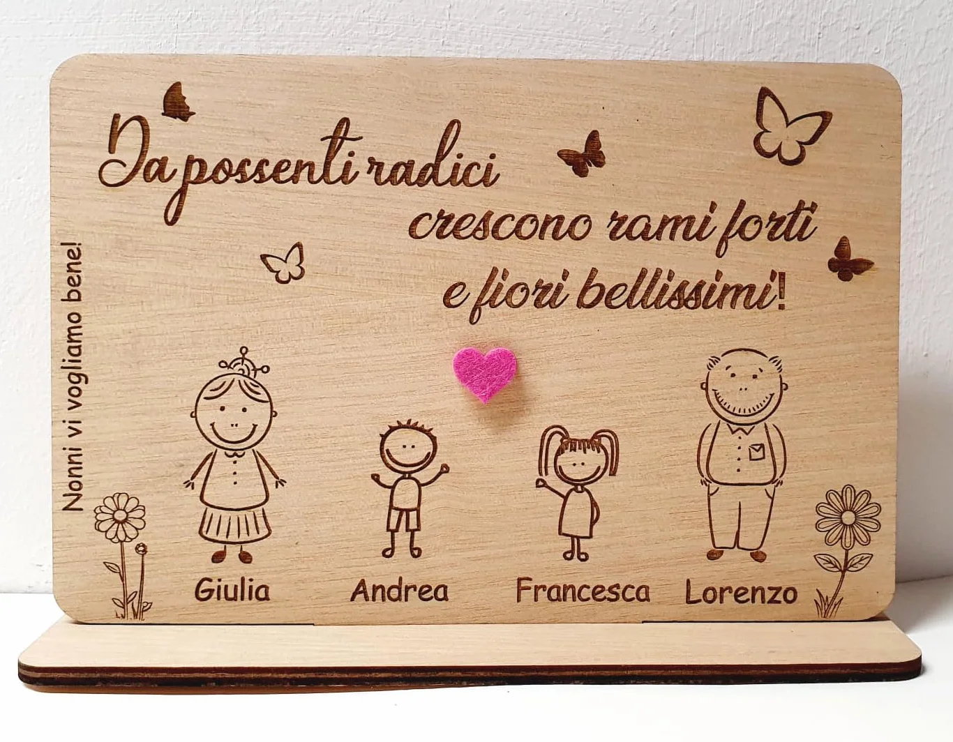 Targhetta in legno personalizzata Famiglia - regalo legno personalizzato con base, fori o biadesivo