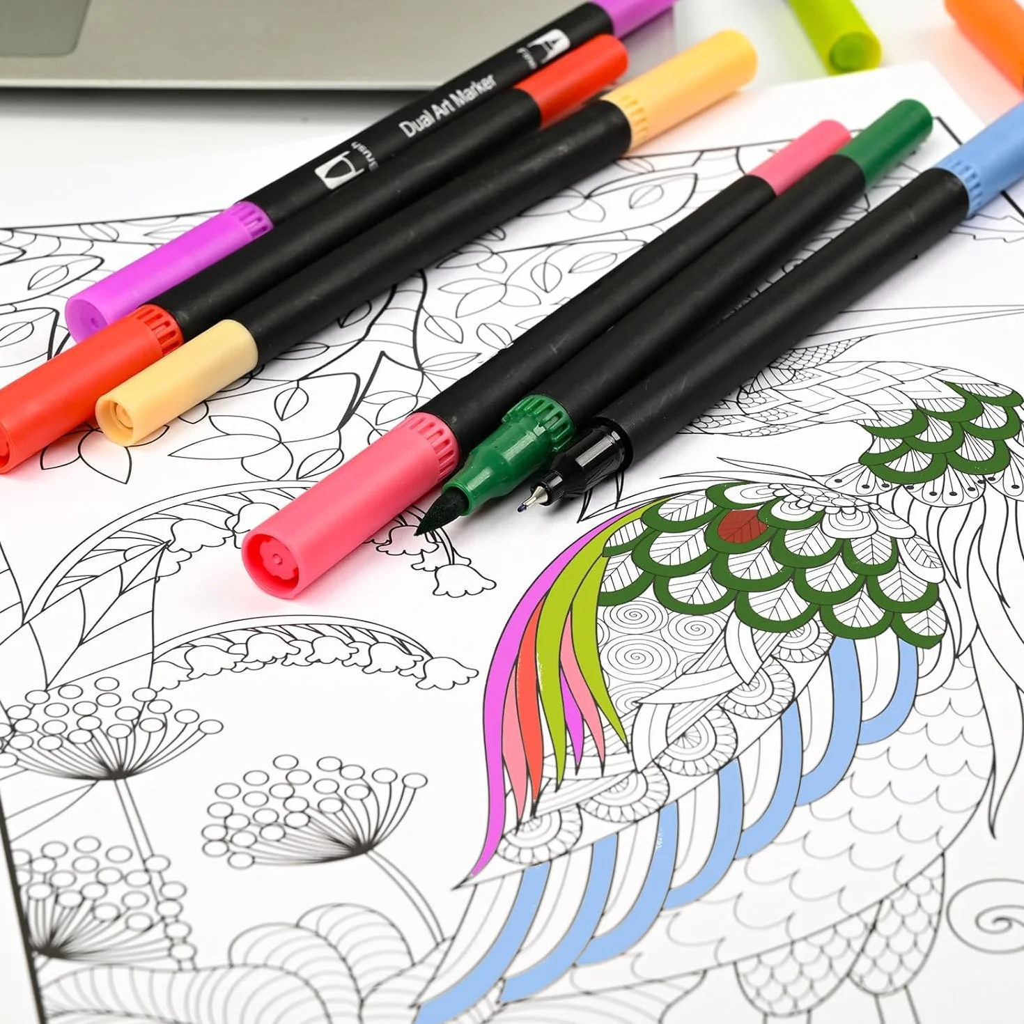 Zylota Set di libri da colorare per adulti con 36 pennarelli colorati, libri da colorare rilegati a spirale con mandala fiori animali per donne adulte rilassamento e sollievo dall'ansia