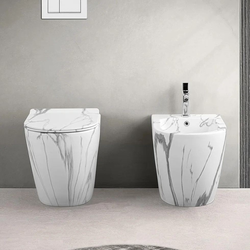 Set Sanitari Filomuro Rimless In Ceramica Con Effetto Marmorizzato Bianco Linea Tokyo, L 36 x P 56 x H 41 Cm, Completo Di Sedile Soft-Close