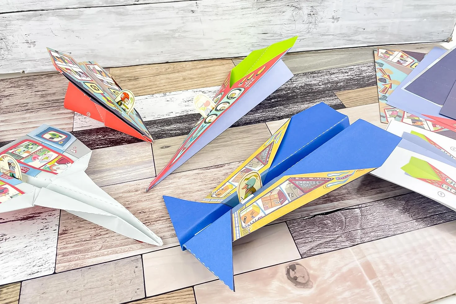 Djeco DJ08760 Planes Origami - Aeroplano in Carta, Multicolore