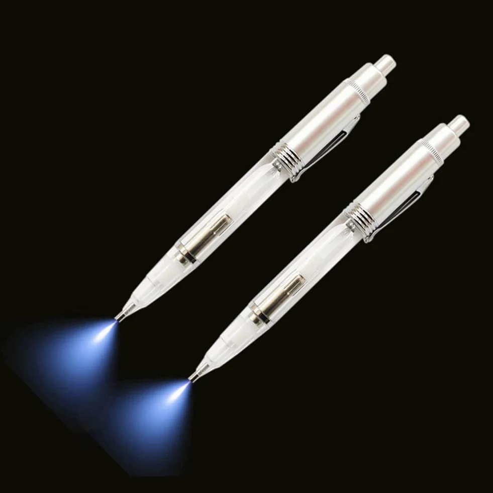 2 Pezzi Penna Diamond Painting Penna per Diamond Painting Fai da Te Penna per Pittura a Diamante Penna Punta con Luce Strumenti per Pittura Diamante per Bricolage Artigianale