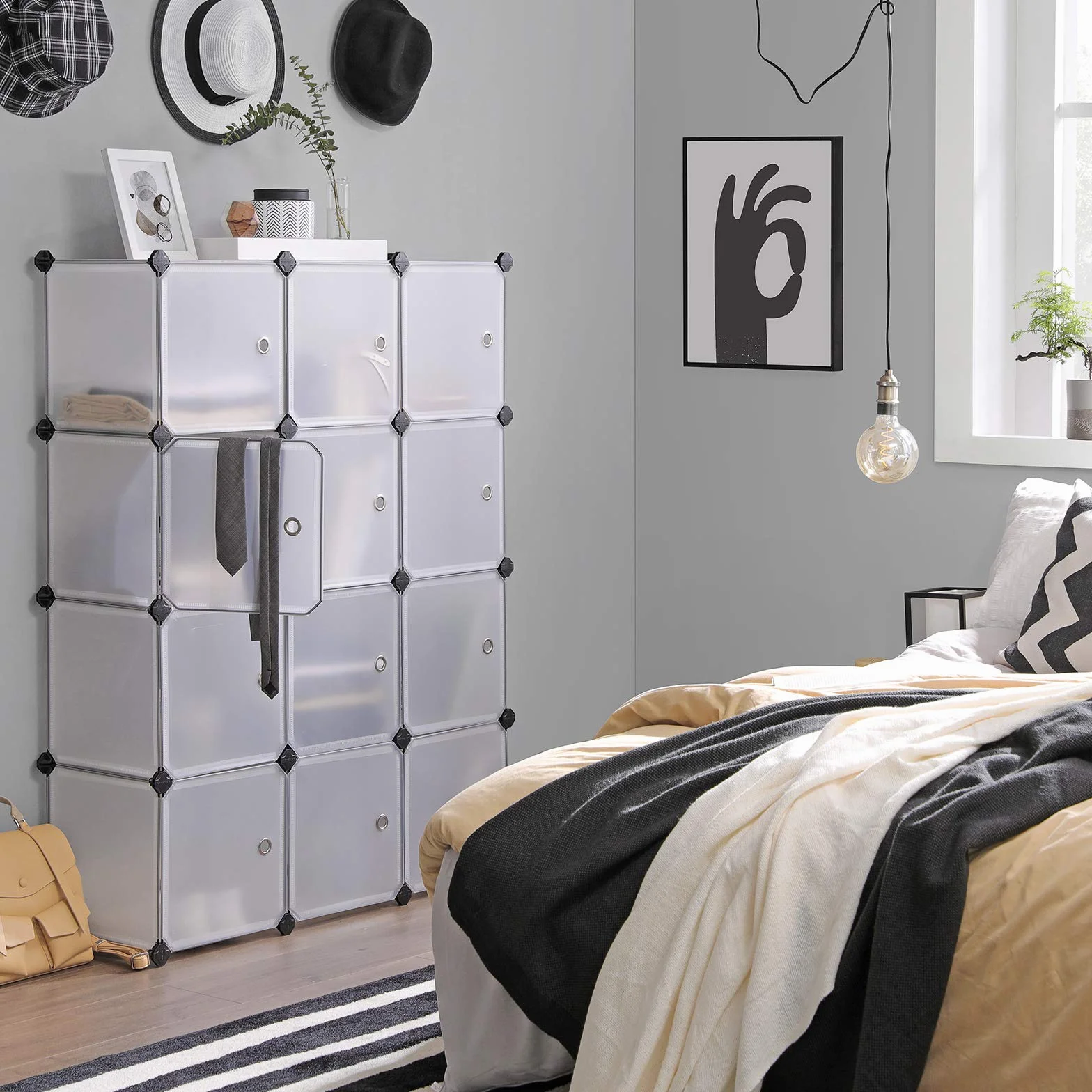 SONGMICS Armadio a 12 Cubi, Portaoggetti Organizzatore, Armadietto Mobiletto con Ante, per Abiti Scarpe Libri, Facile da Assemblare, Bianco LPC342W01