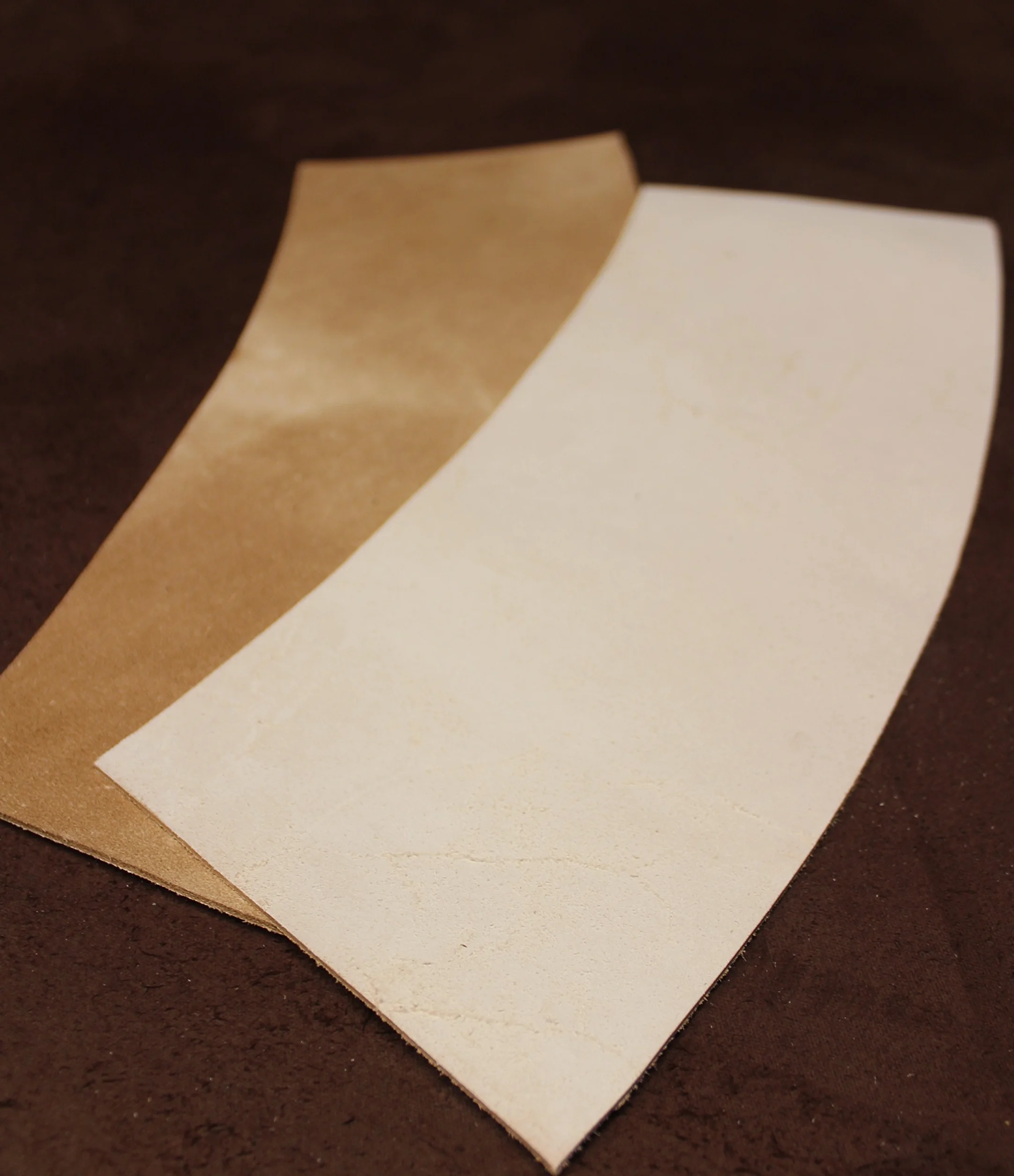 1 paio/2 pezzi, in pelle ca, 12 x 30 cm, pelle di vacchetta conciata al vegetale artigianale in pelle per molti usi: guanti e scaldamuscoli, tazza piccola tracolla e più realizzato in vera pelle