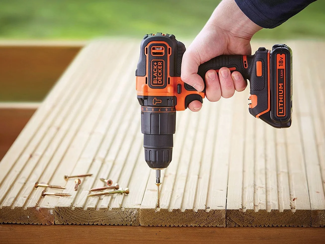 BLACK+DECKER Trapano a percussione a batteria da 18V, batteria da 1,5Ah, caricatore da 400mA, custodia, BDCHD18K-QW