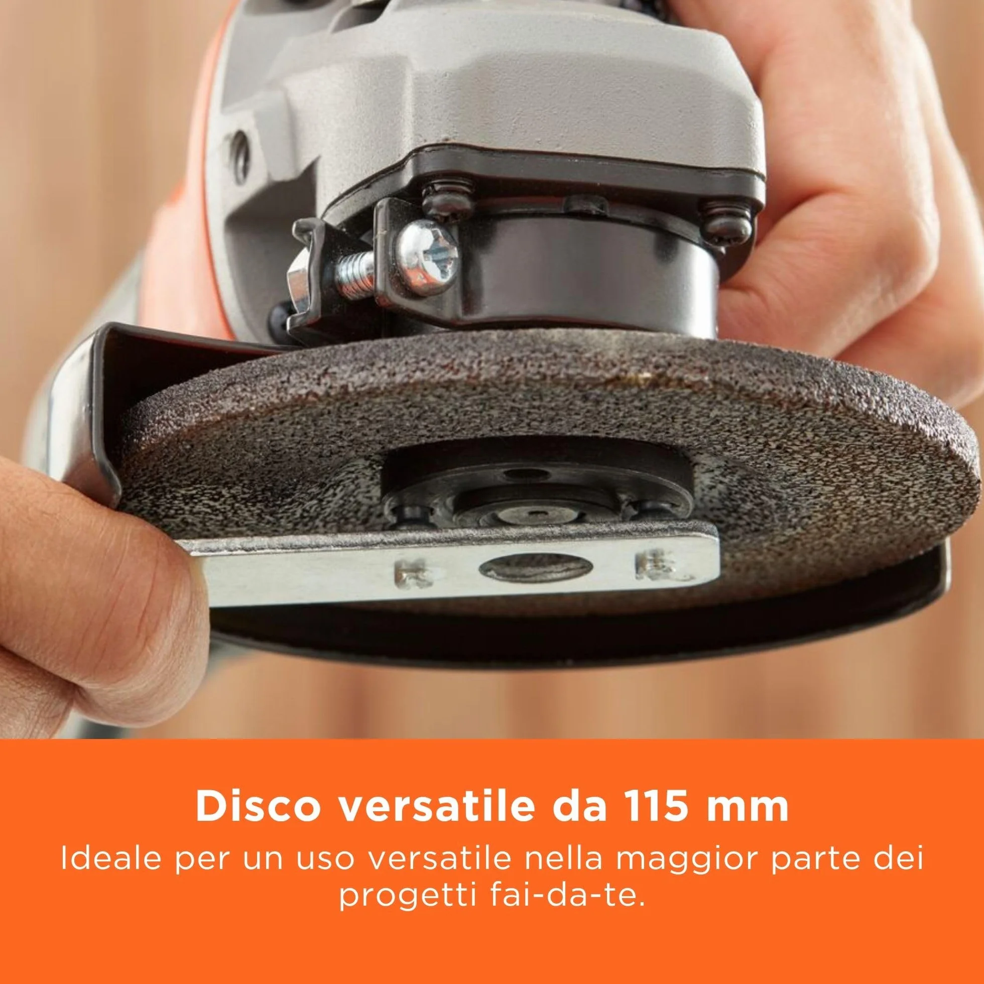 BLACK+DECKER Smerigliatrice angolare a filo da 710W, 15 mm, BEG010-QS