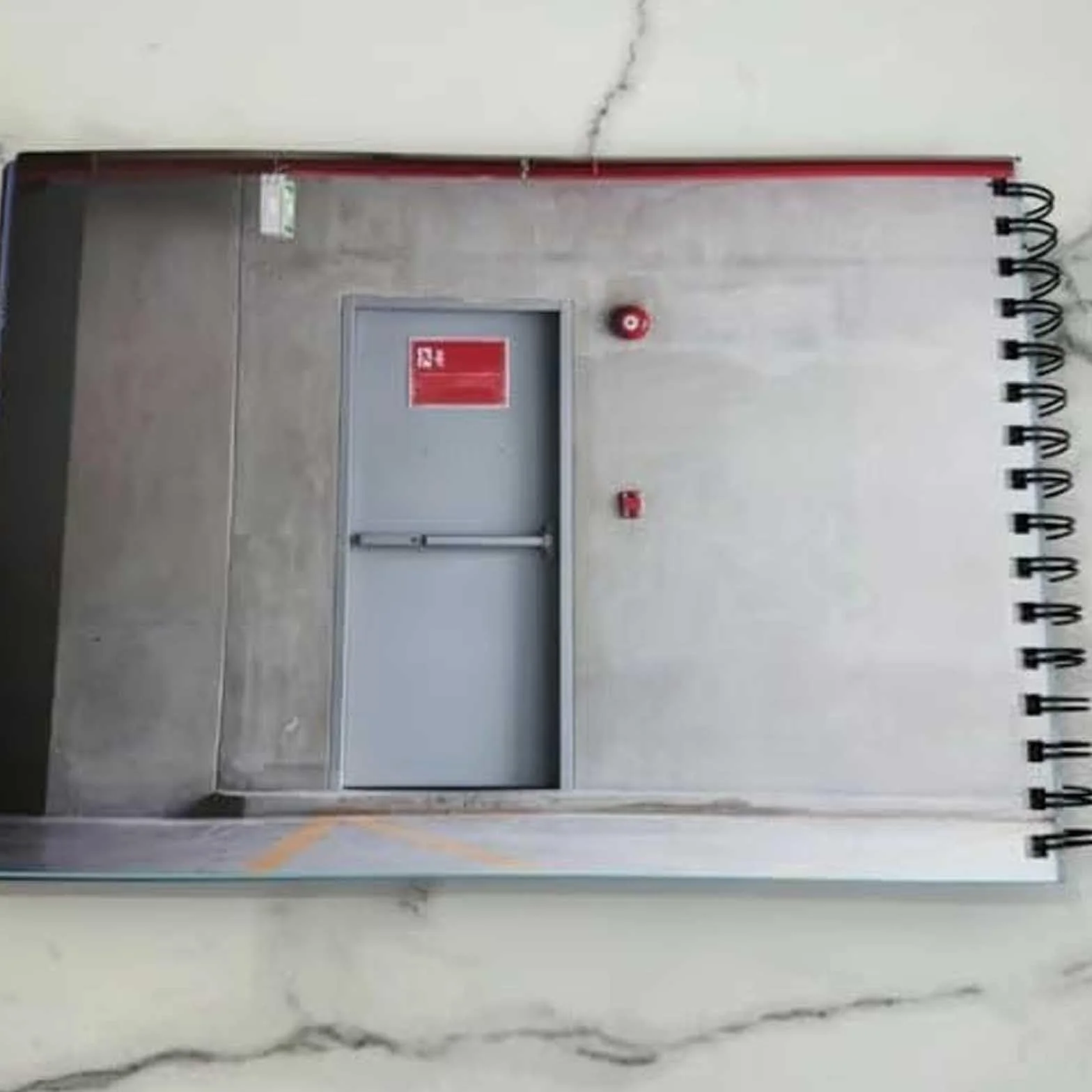 Graffiti Sketchbook: Carta riciclata da 90 kg - Senza sbavature, Creativity Bare Graffiti Sketchbook con 180 paesaggi urbani reali, Quaderno di Street Art di livello professionale (A)