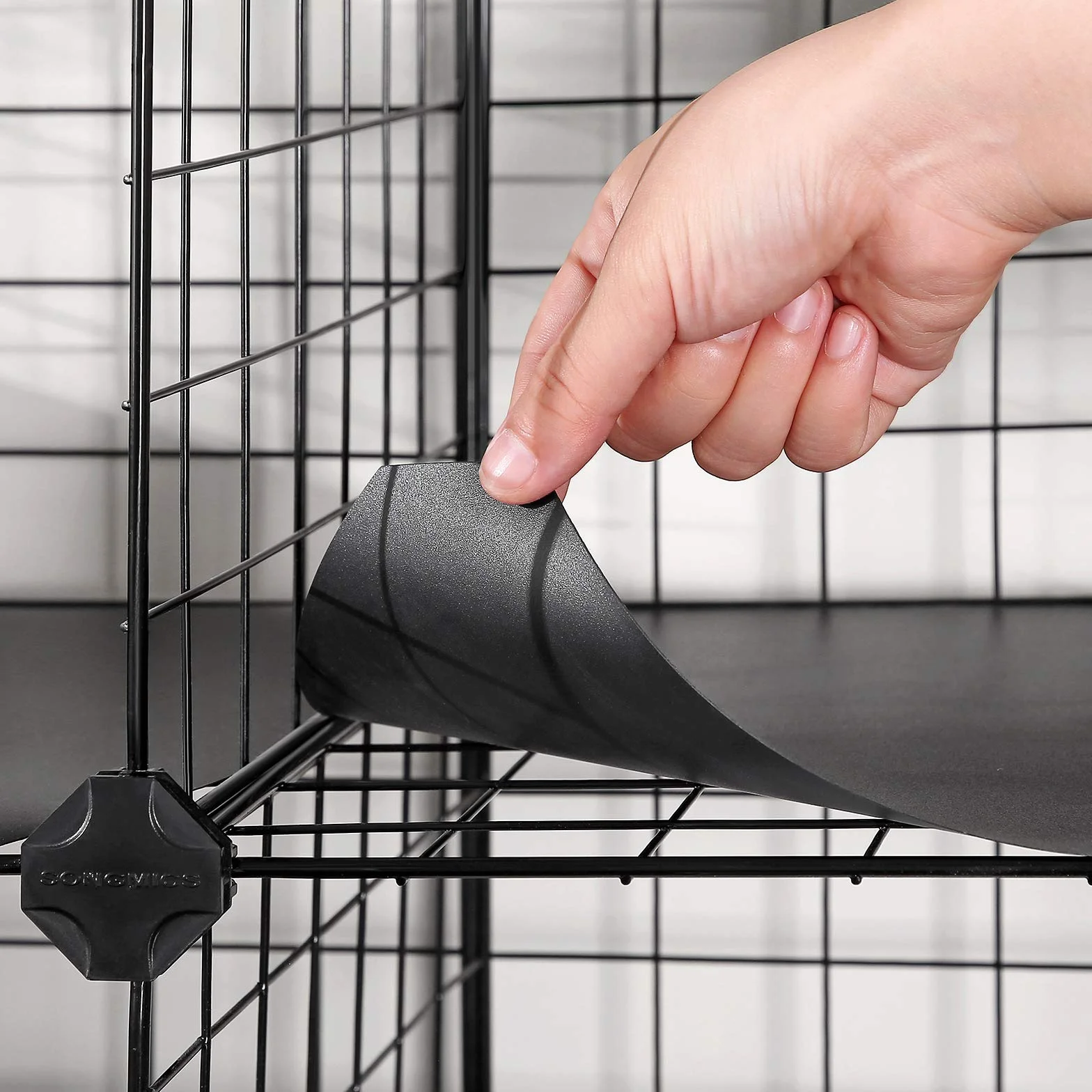 SONGMICS Scaffale a 12 Scomparti di Griglia Metallica, Organizzatore Modulare ad Incastro con Pannelli di Plastica PP, per Libri Scarpe Vestiti, Soggiorno Bagno, 31 x 93 x 123 cm, Nero LPI34H